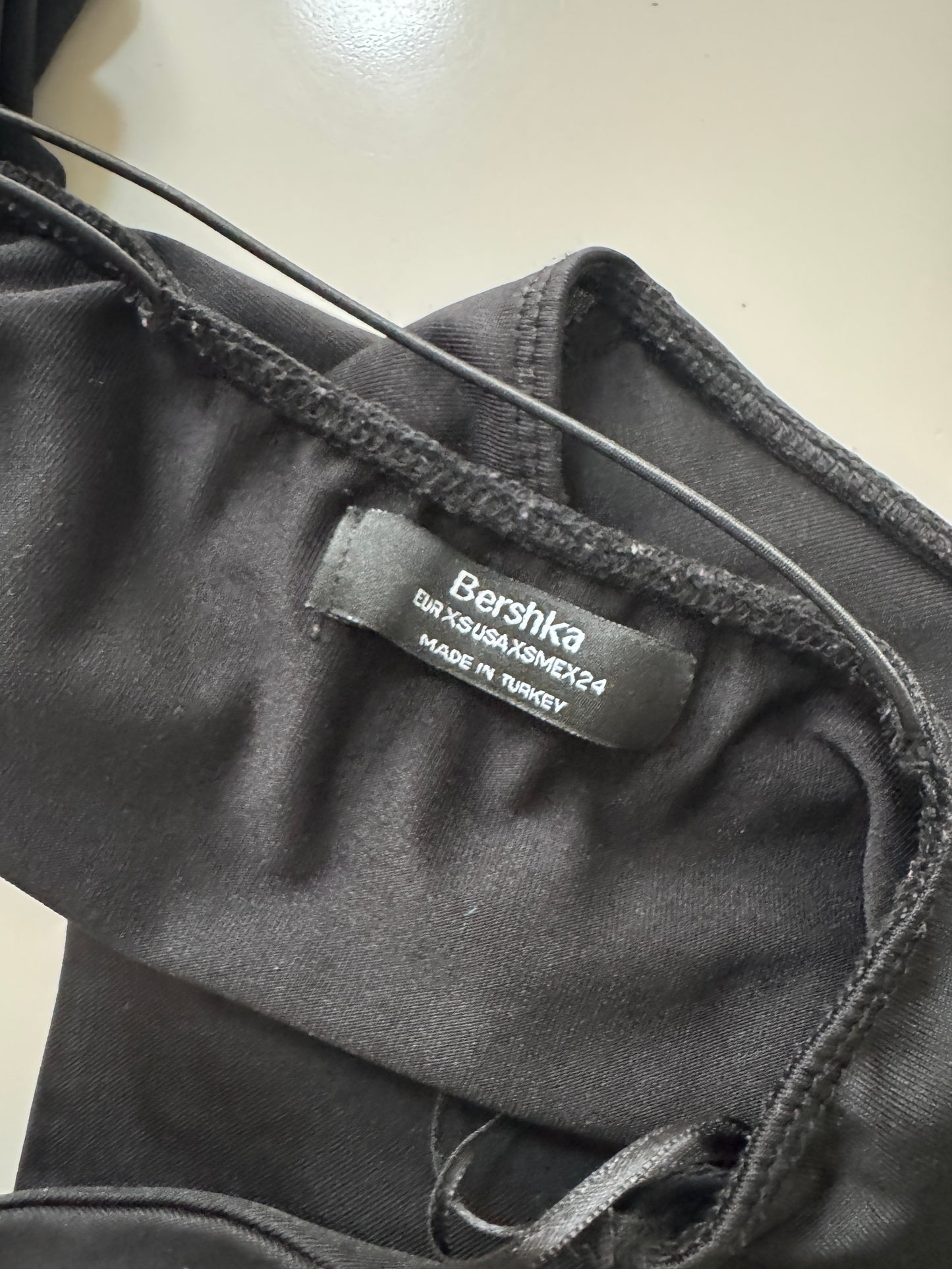 Panty blusa negra, Talla Xs, Mujer, Bershka