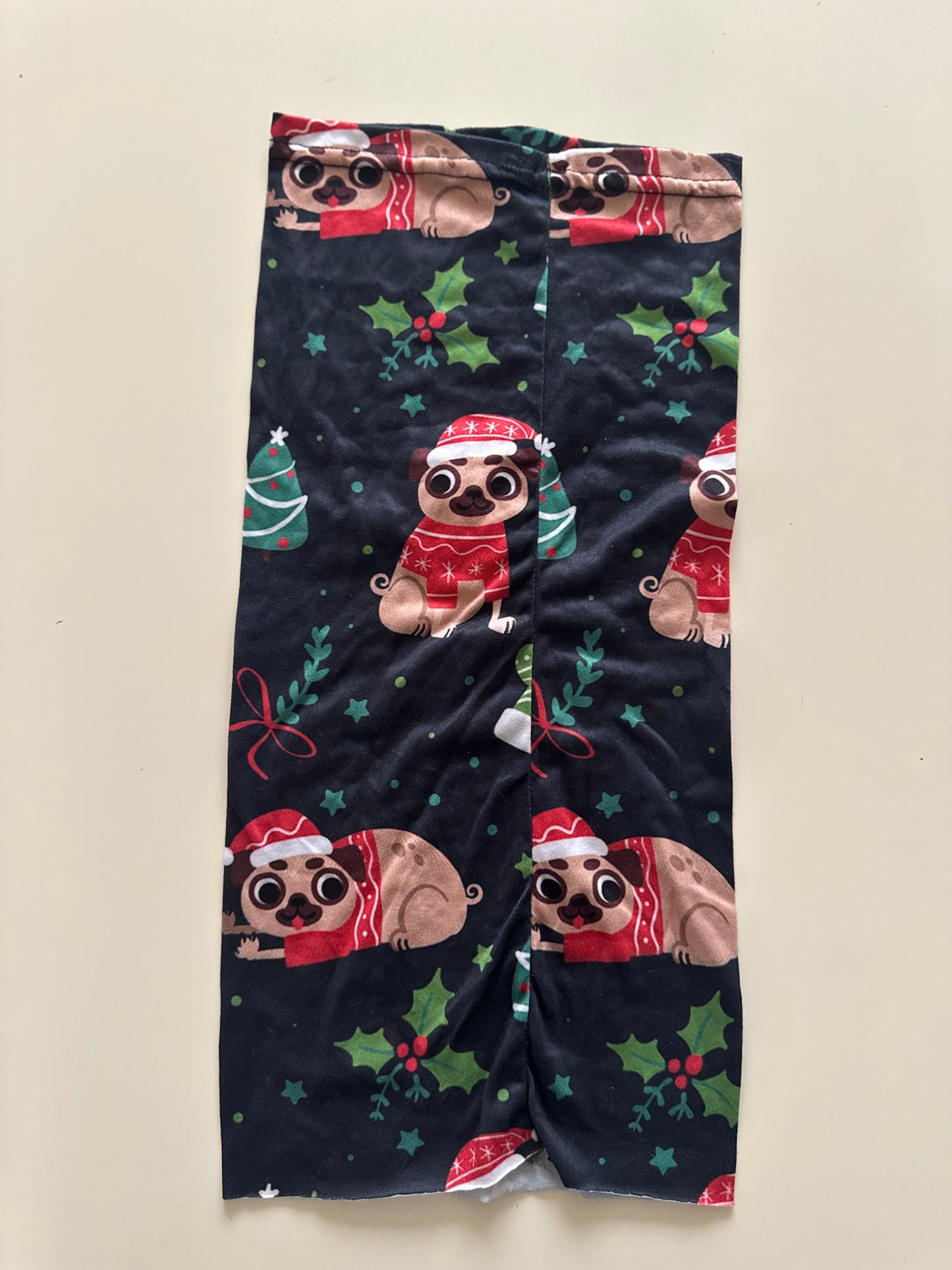 Buff pug navideño