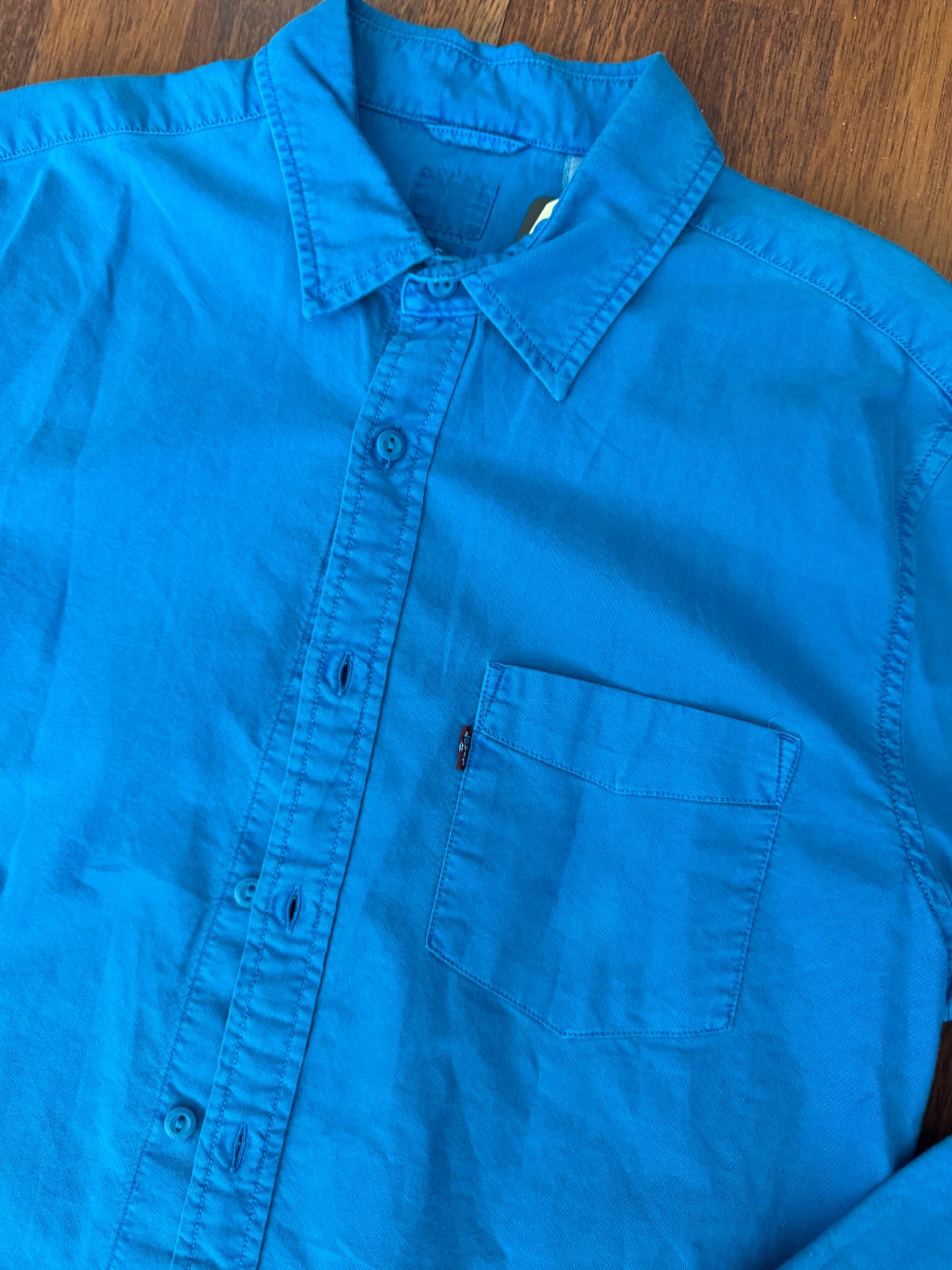 Camisa color turquesa, 1 bolsillo, Talla M, standard fit, Mujer, Levi’s