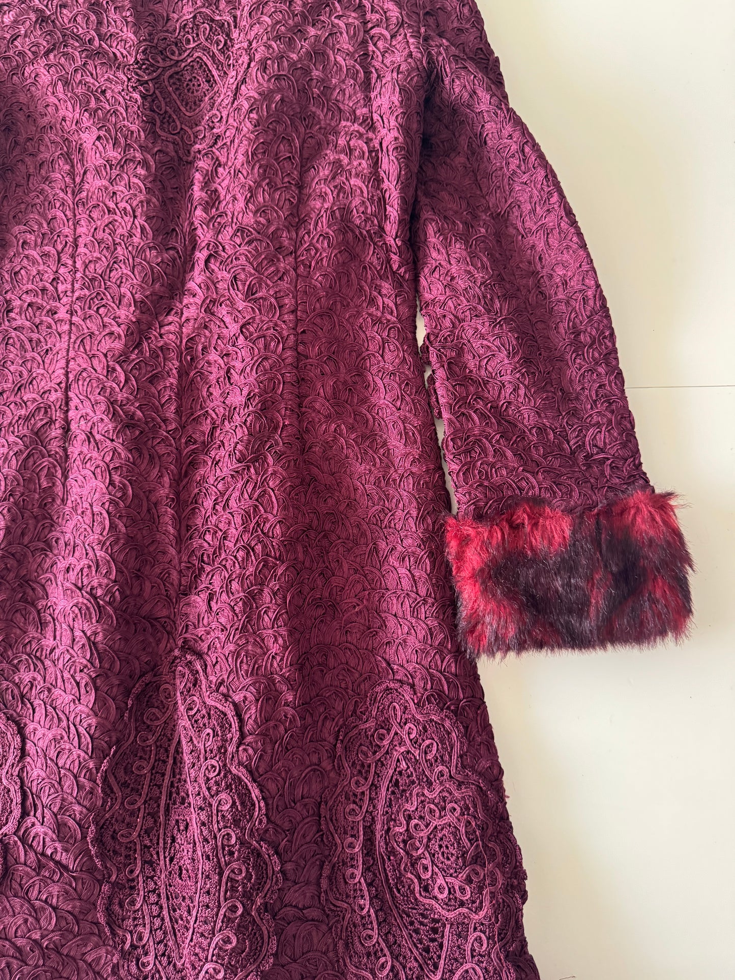 Abrigo largo color vino, Talla 10, Mujer, Sue Wong