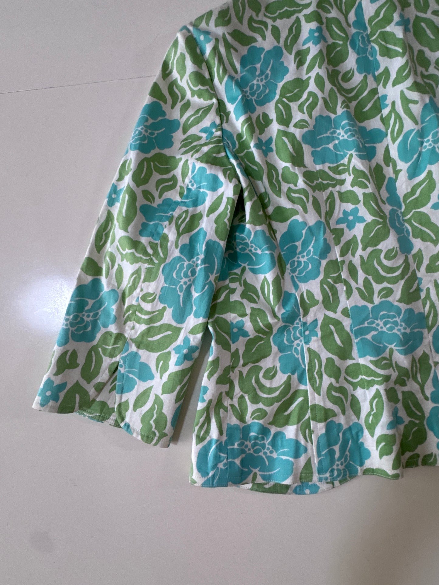 Saco 3/4 estampado flores, Talla M Petite, Mujer, Caslo