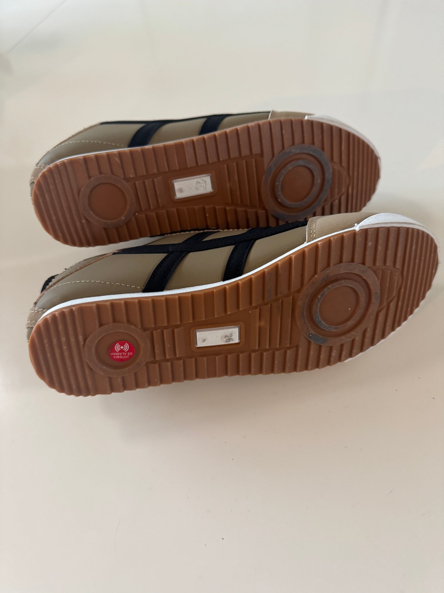 Tenis retro beige, Hombre, Talla 26mx, C&A