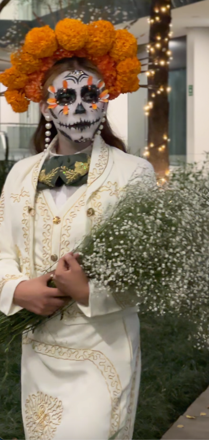 Traje 3 piezas charro beige, Talla M, Mujer