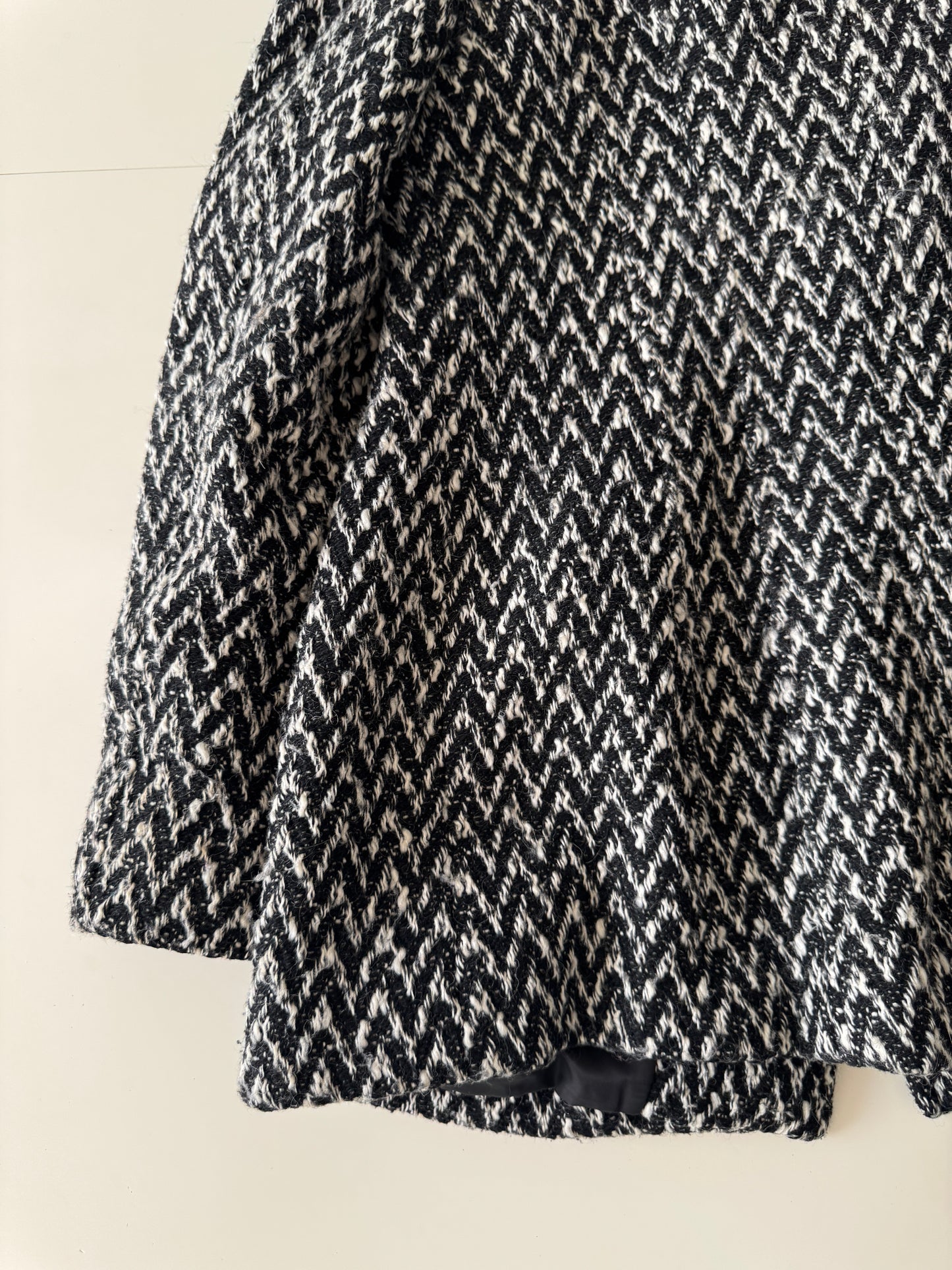 Abrigo de tweed negro con blanco, Talla 10, Mujer, Kenneth Cole