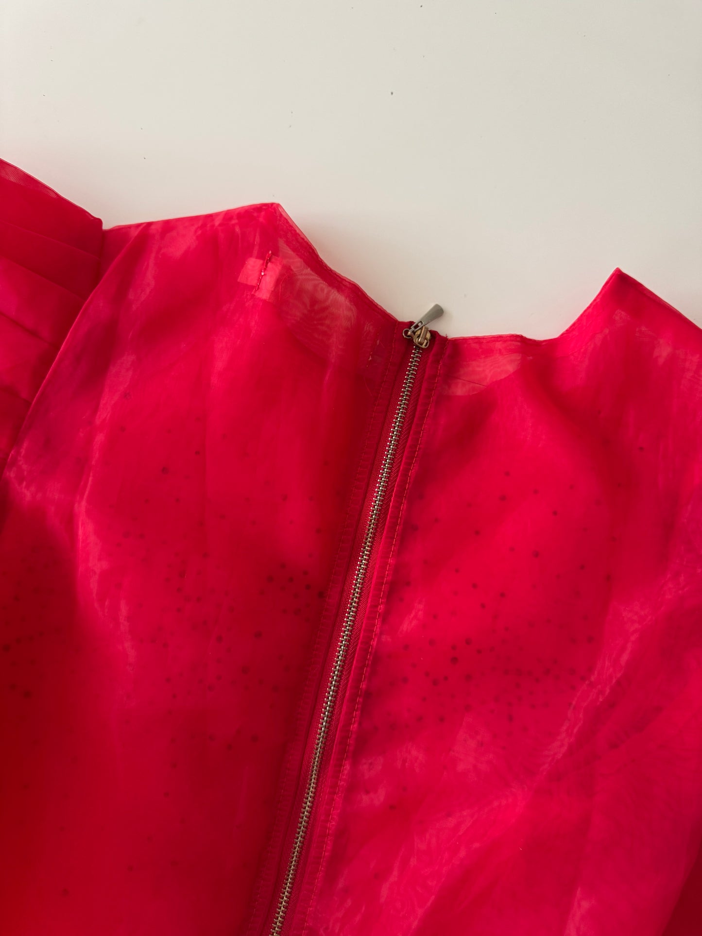Blusa roja traslucida, mangas abullonadas, Talla S, Mujer, L|C Lizette Collection