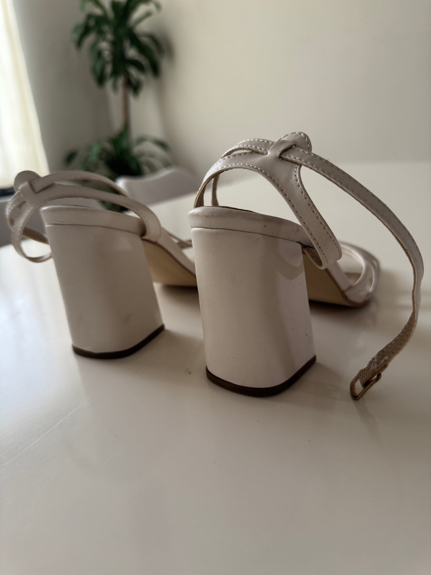 Sandalias blancas de tiras, Talla 25Mx, Mujer