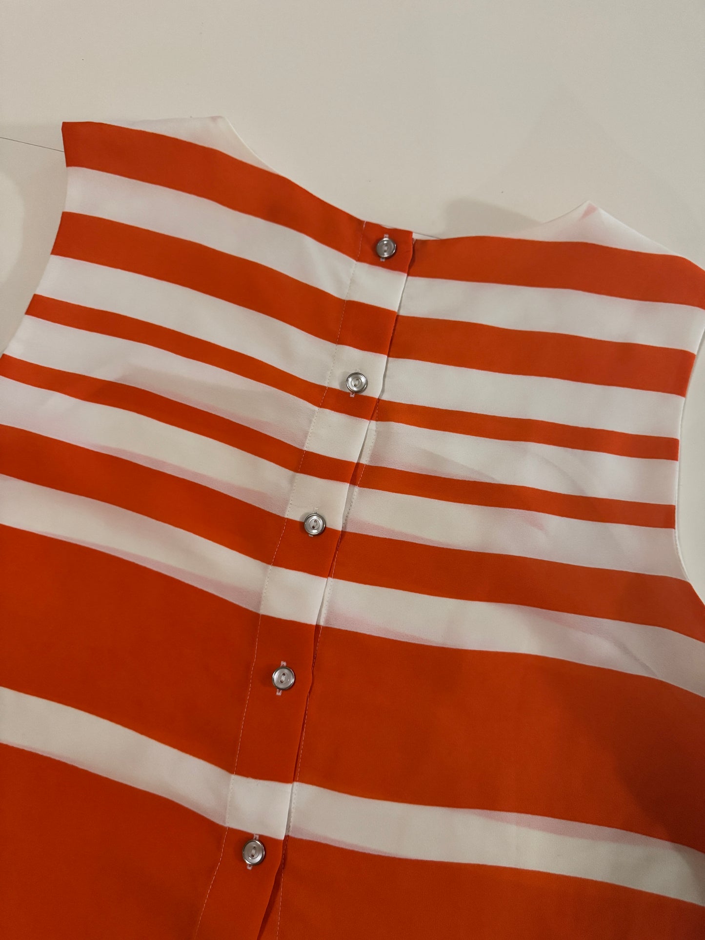 Blusa sin mangas de lineas estampada, Talla L, Mujer