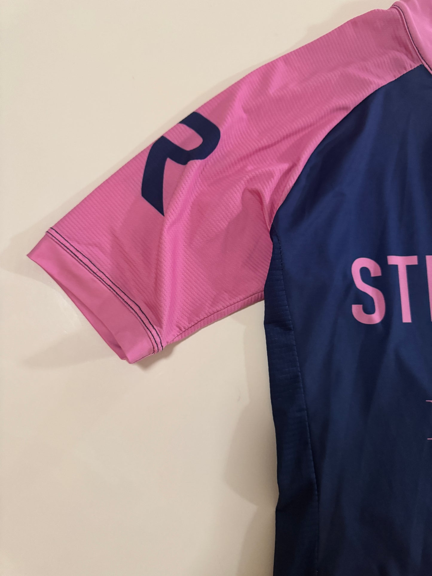 Playera de ciclismo, brandeada. Azul con rosa, Talla S, Mujer