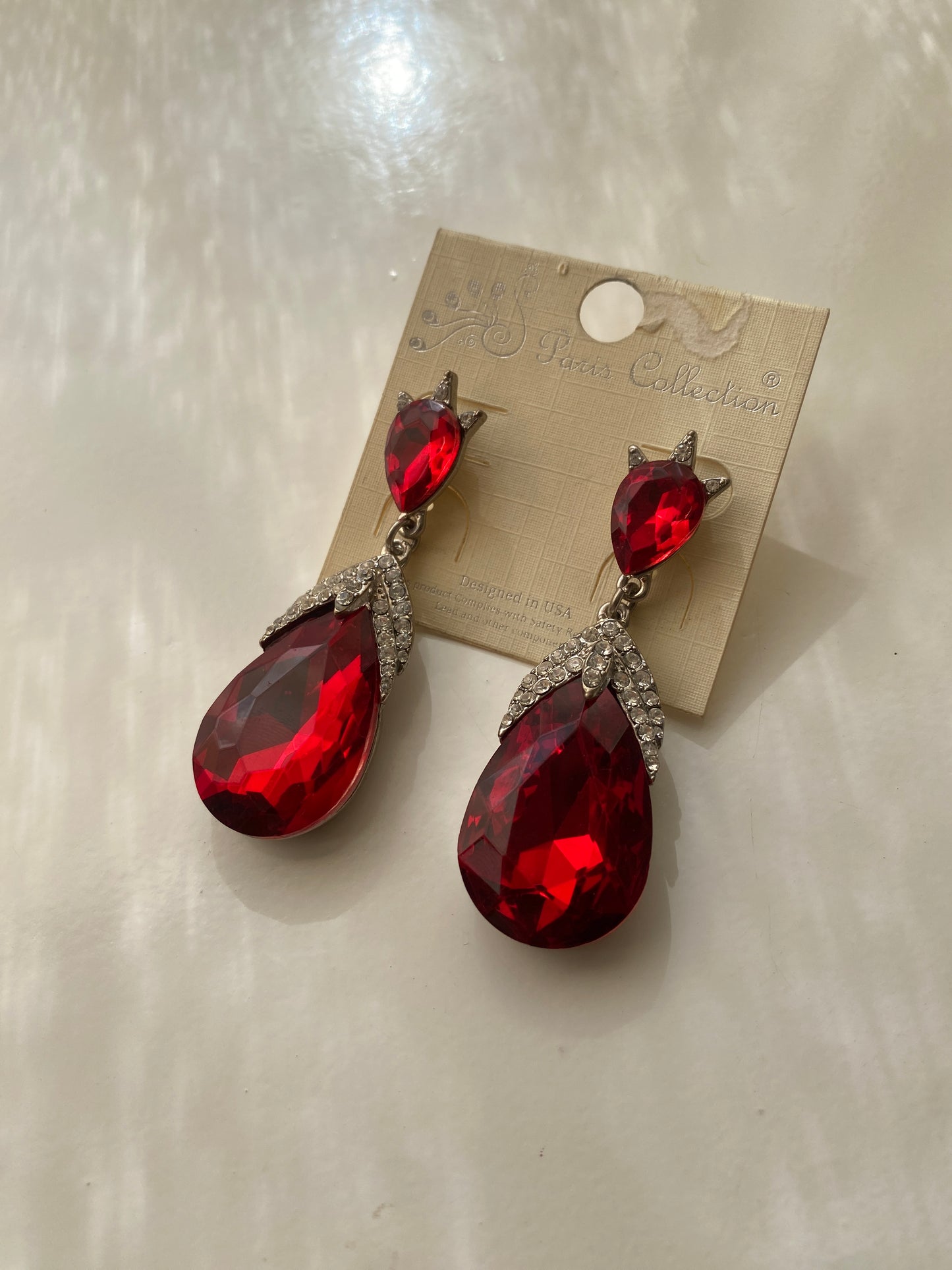 Aretes largos rojos