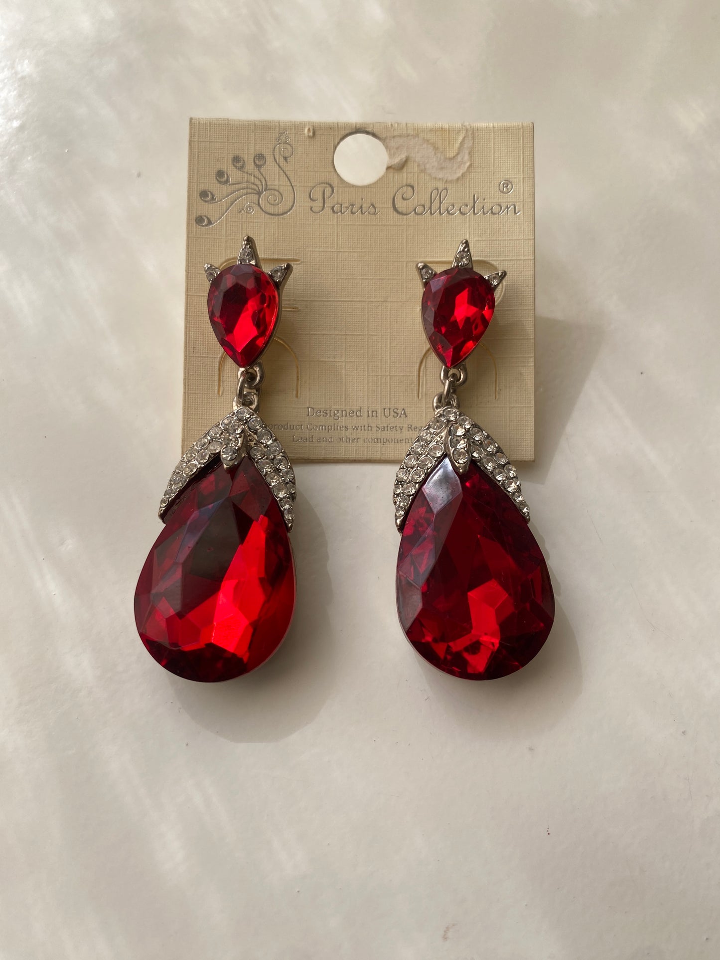Aretes largos rojos