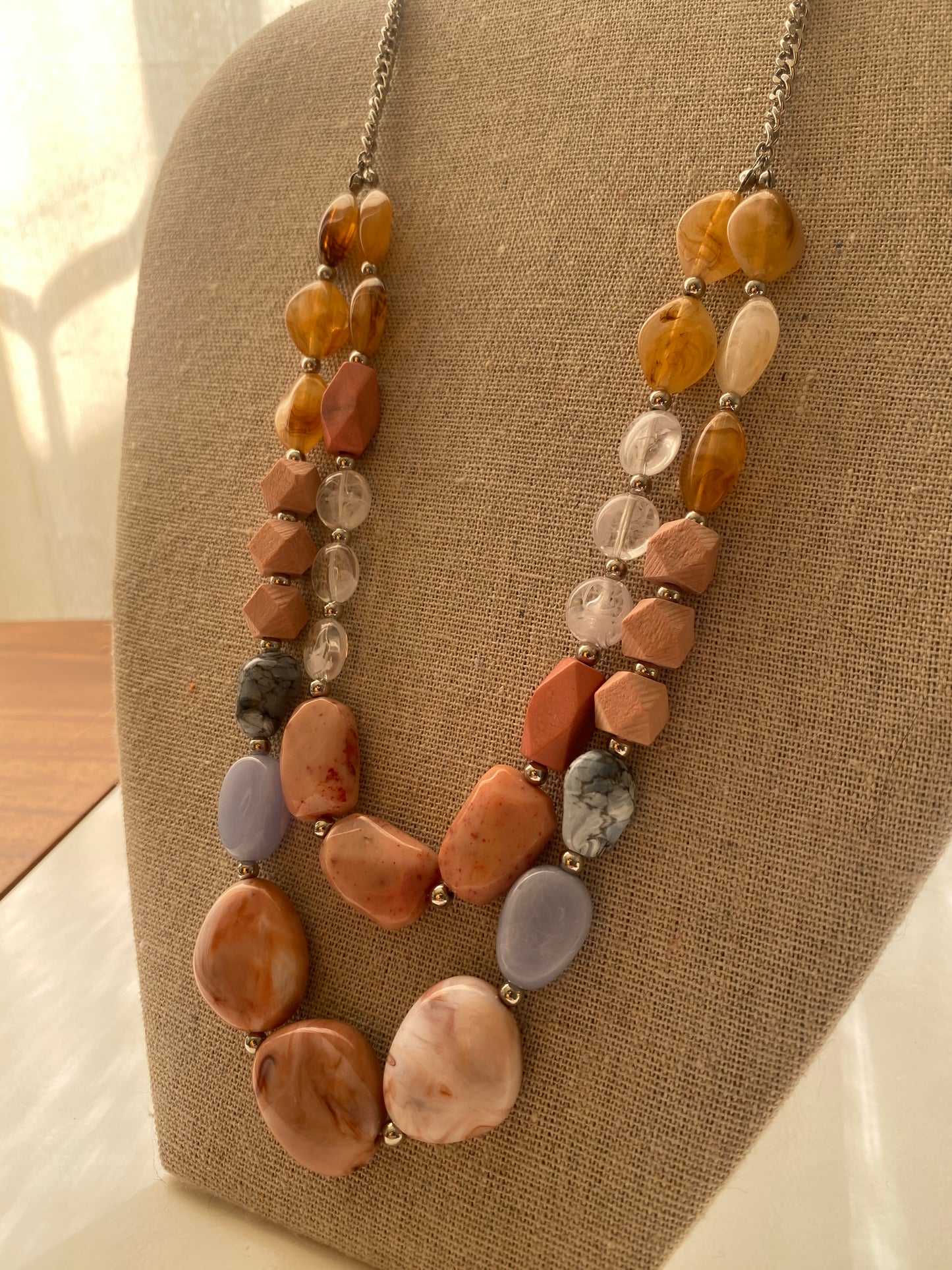 Collar de piedras de pasta