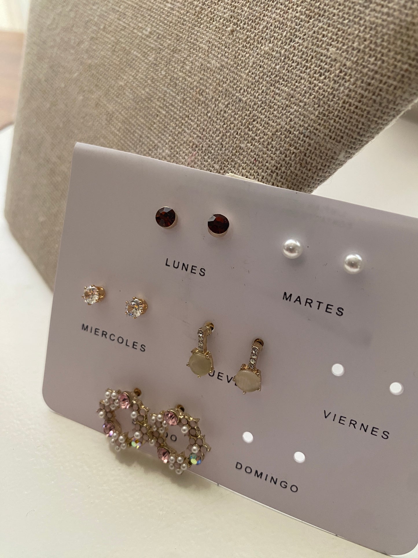 Juego de aretes