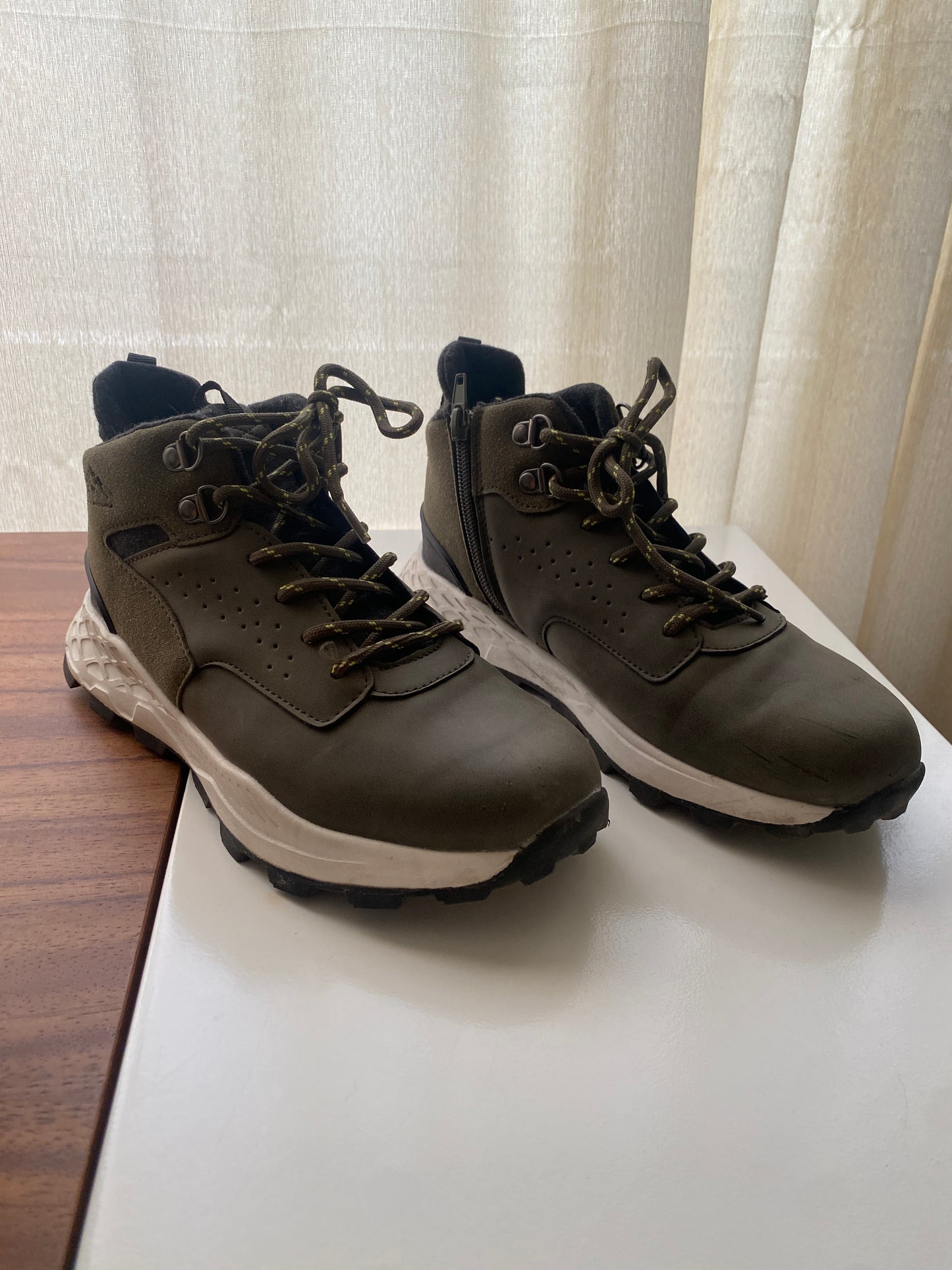 Tenis de niño verdes, Talla 35