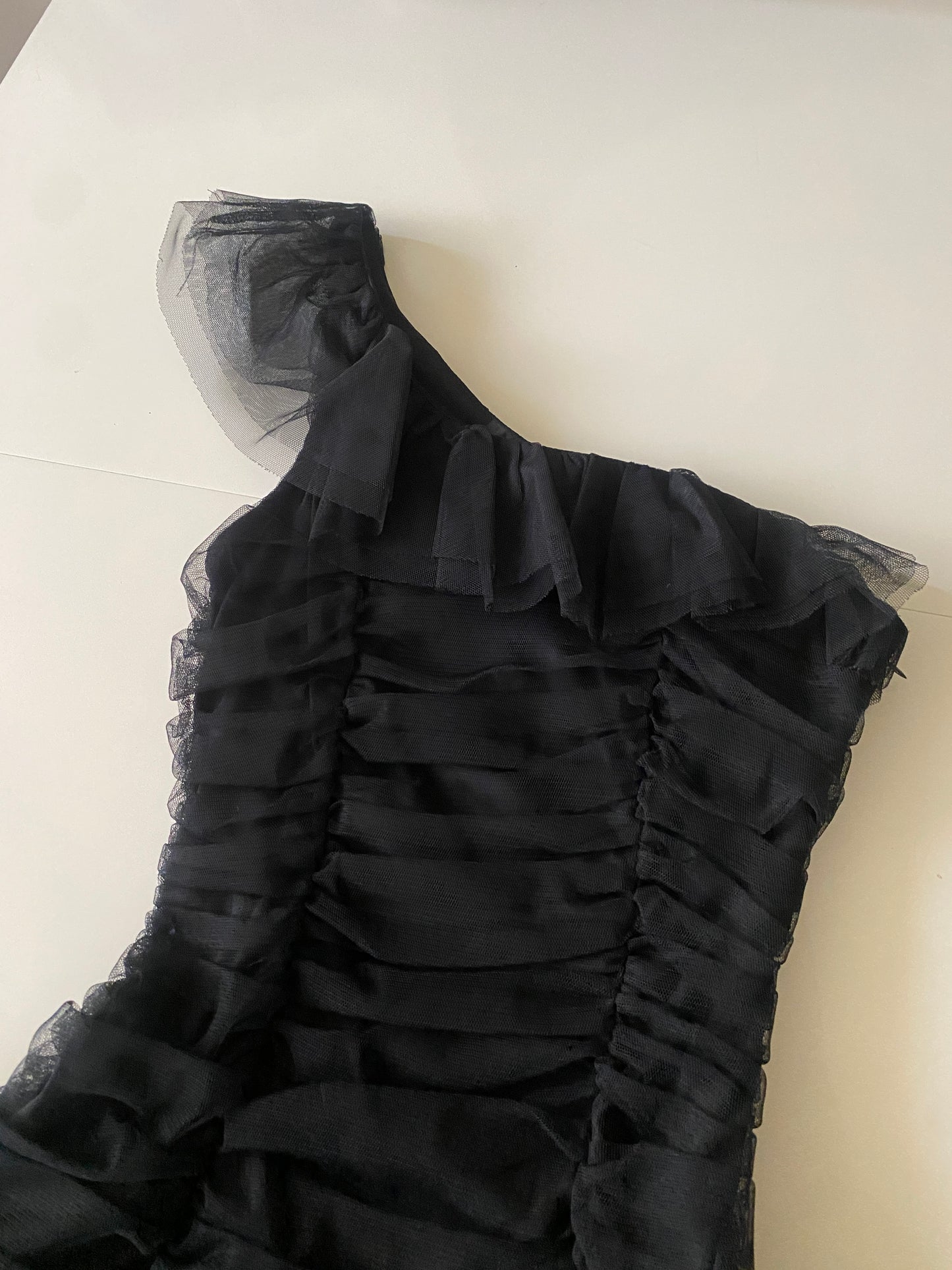 Vestido de 1 hombro, deapeado al cuerpo, de tul negro, Talla M, Mujer