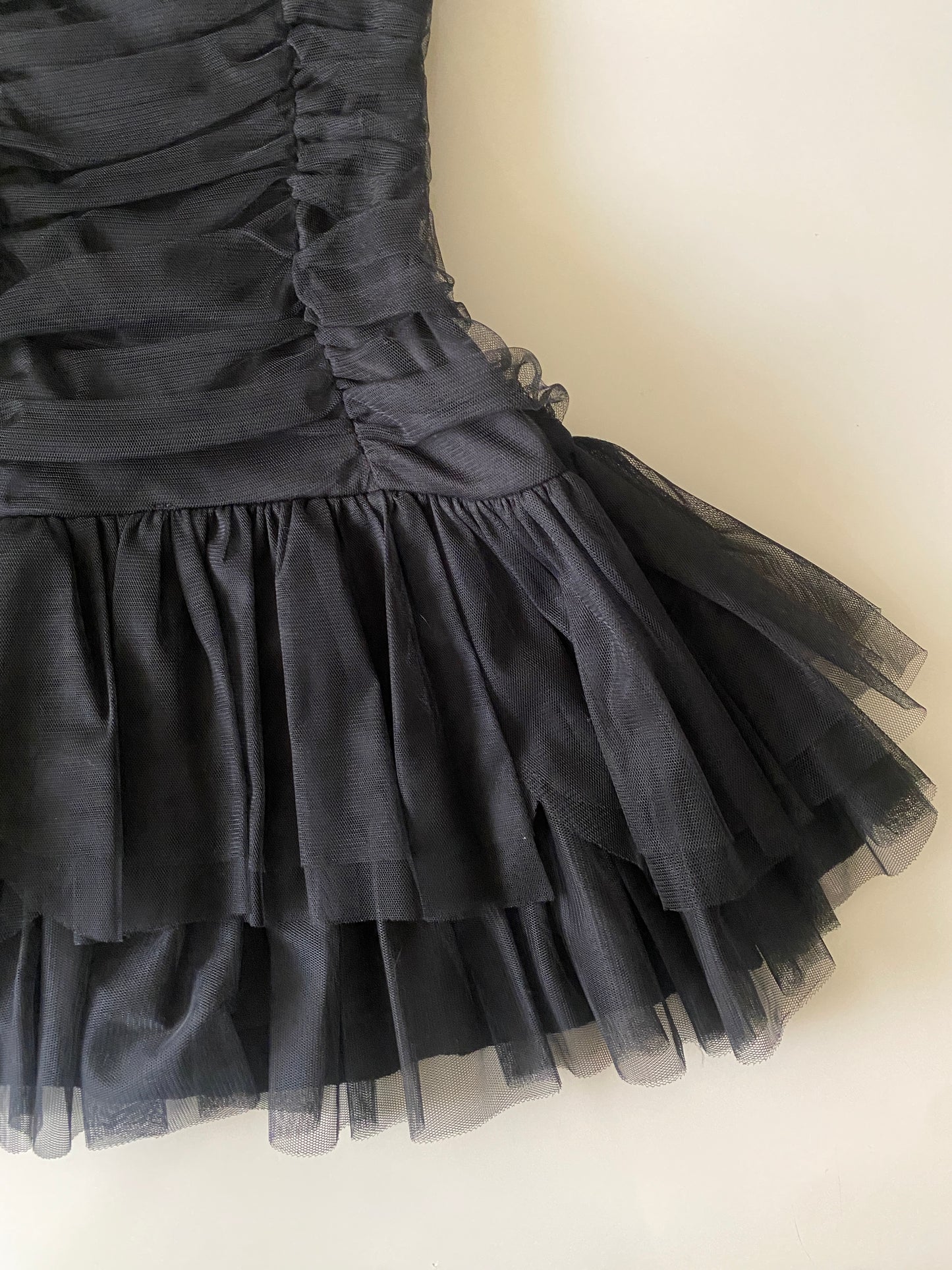 Vestido de 1 hombro, deapeado al cuerpo, de tul negro, Talla M, Mujer