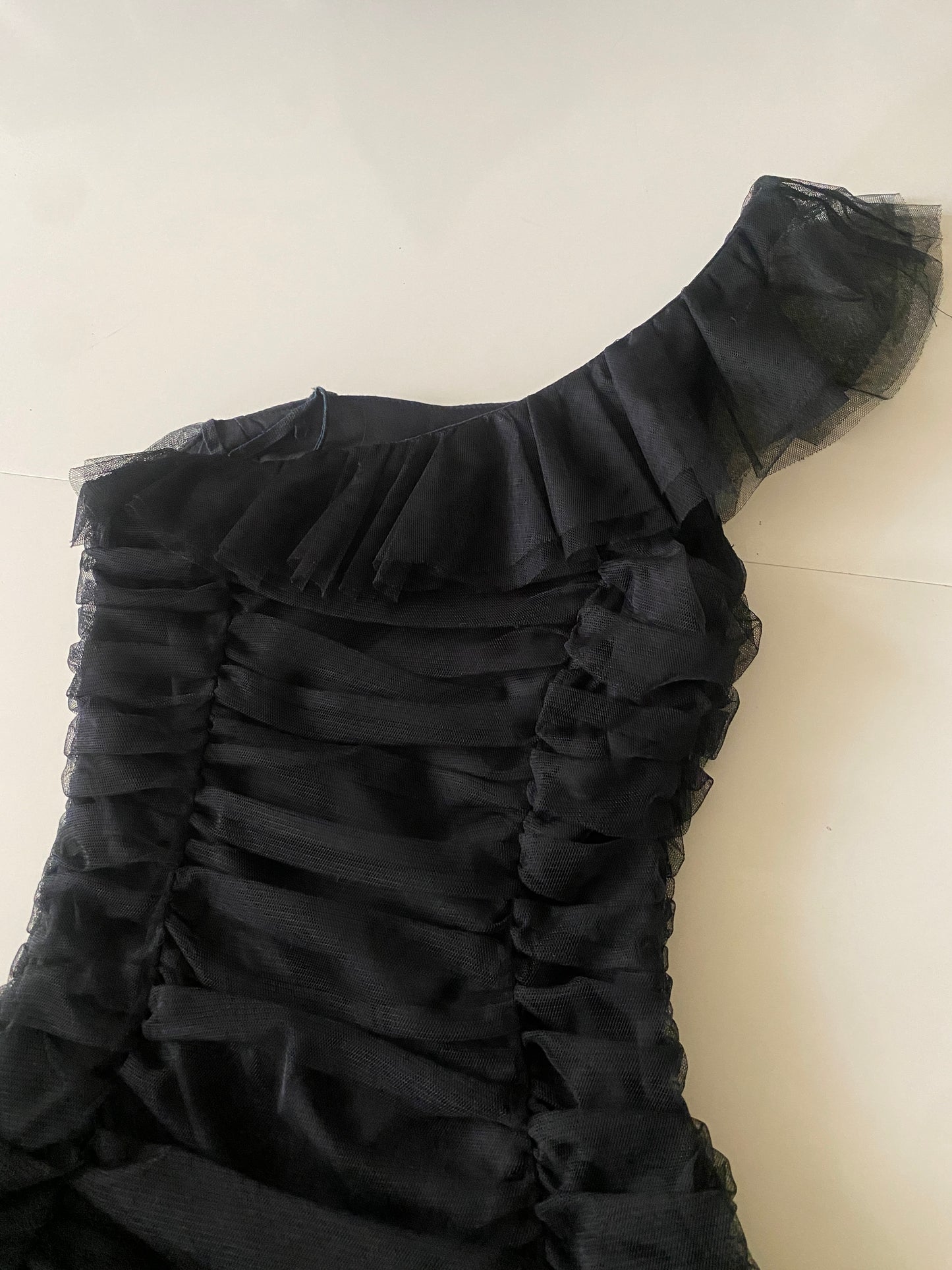 Vestido de 1 hombro, deapeado al cuerpo, de tul negro, Talla M, Mujer