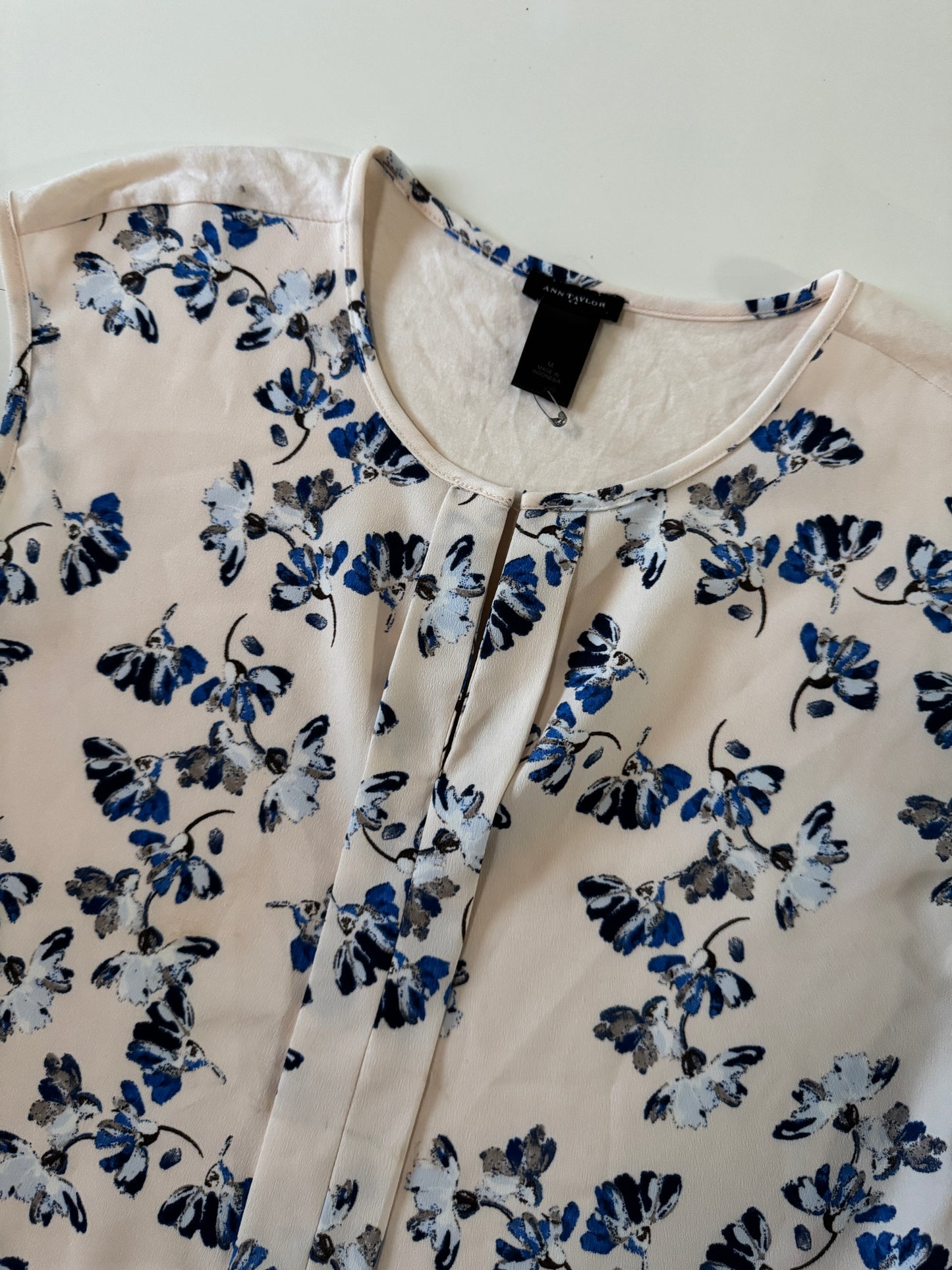 Blusa con playera en espalda. Estampado de flores, Talla M, Mujer, Ann Taylor