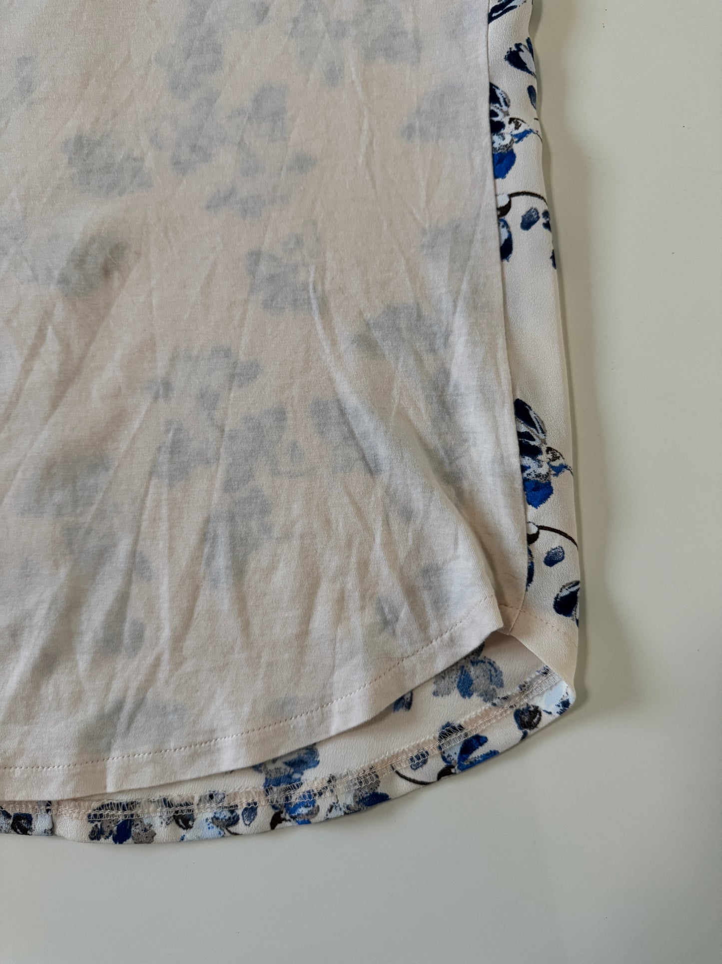 Blusa con playera en espalda. Estampado de flores, Talla M, Mujer, Ann Taylor