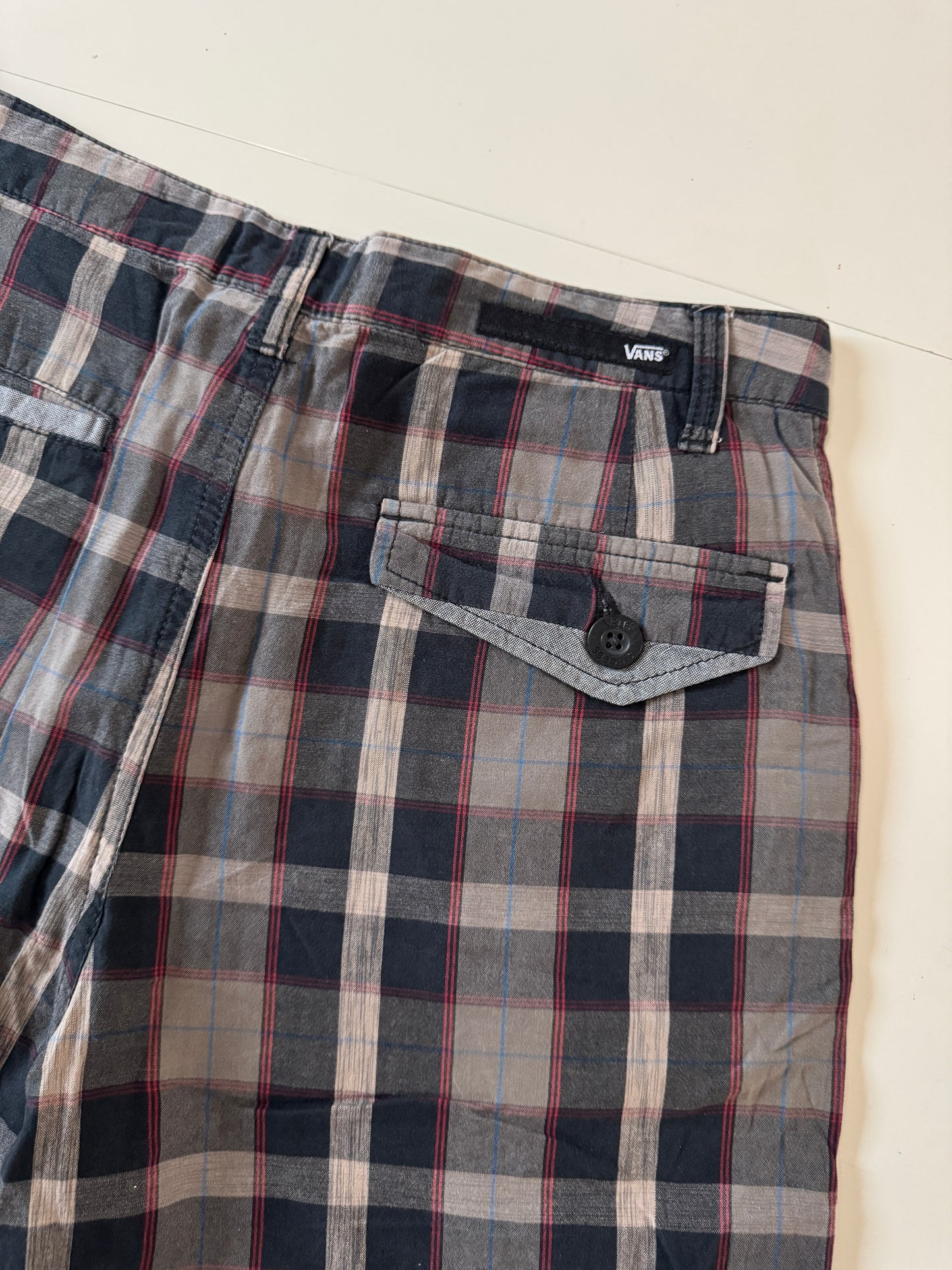 Shorts de cuadros cafes, Talla 30, Hombre, Vans
