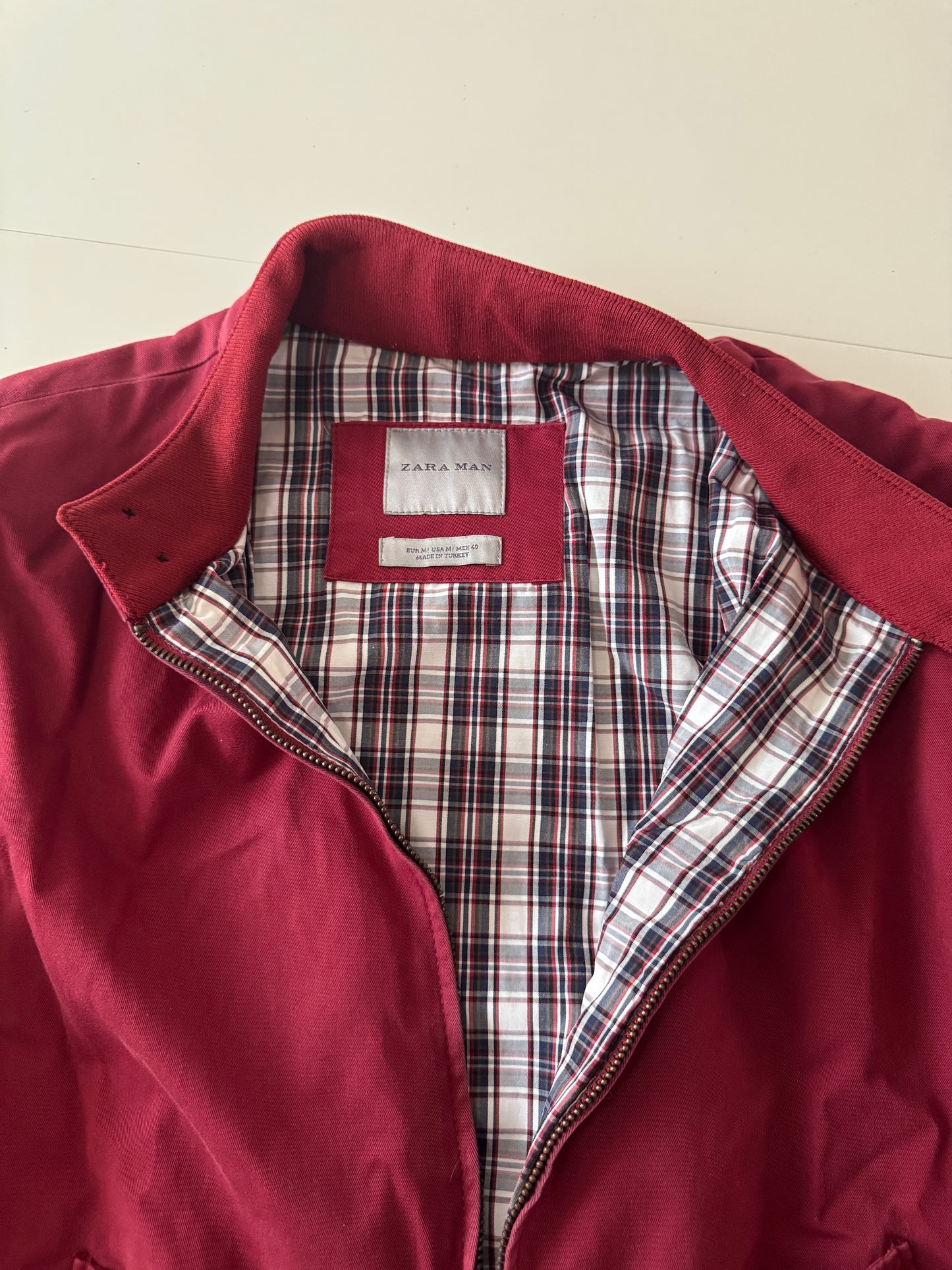 Bomber roja, Talla M, slim Fit, Hombre, Zara Man