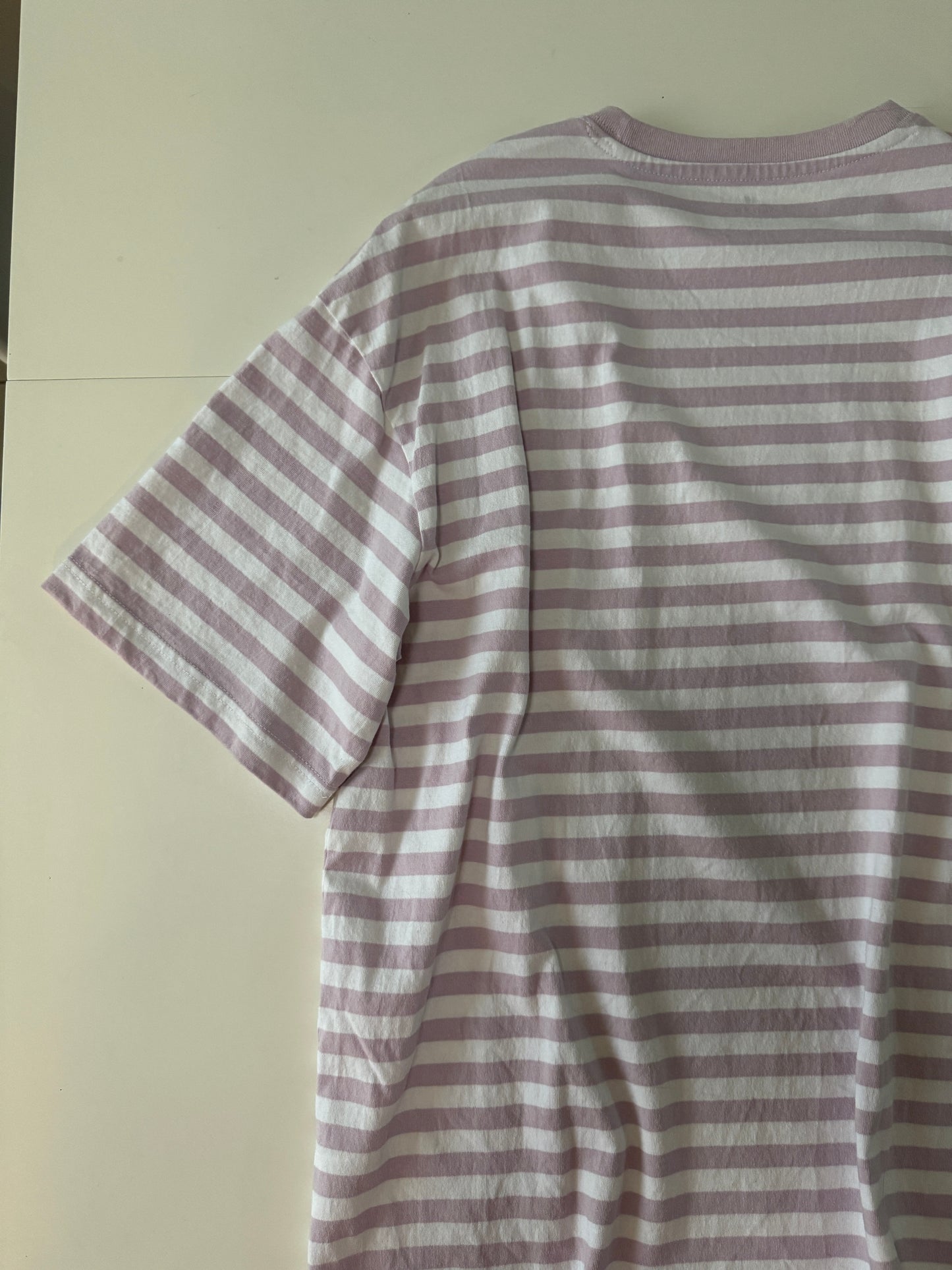 Playera rayas lila, Talla L, Relaxed Fit, Hombre