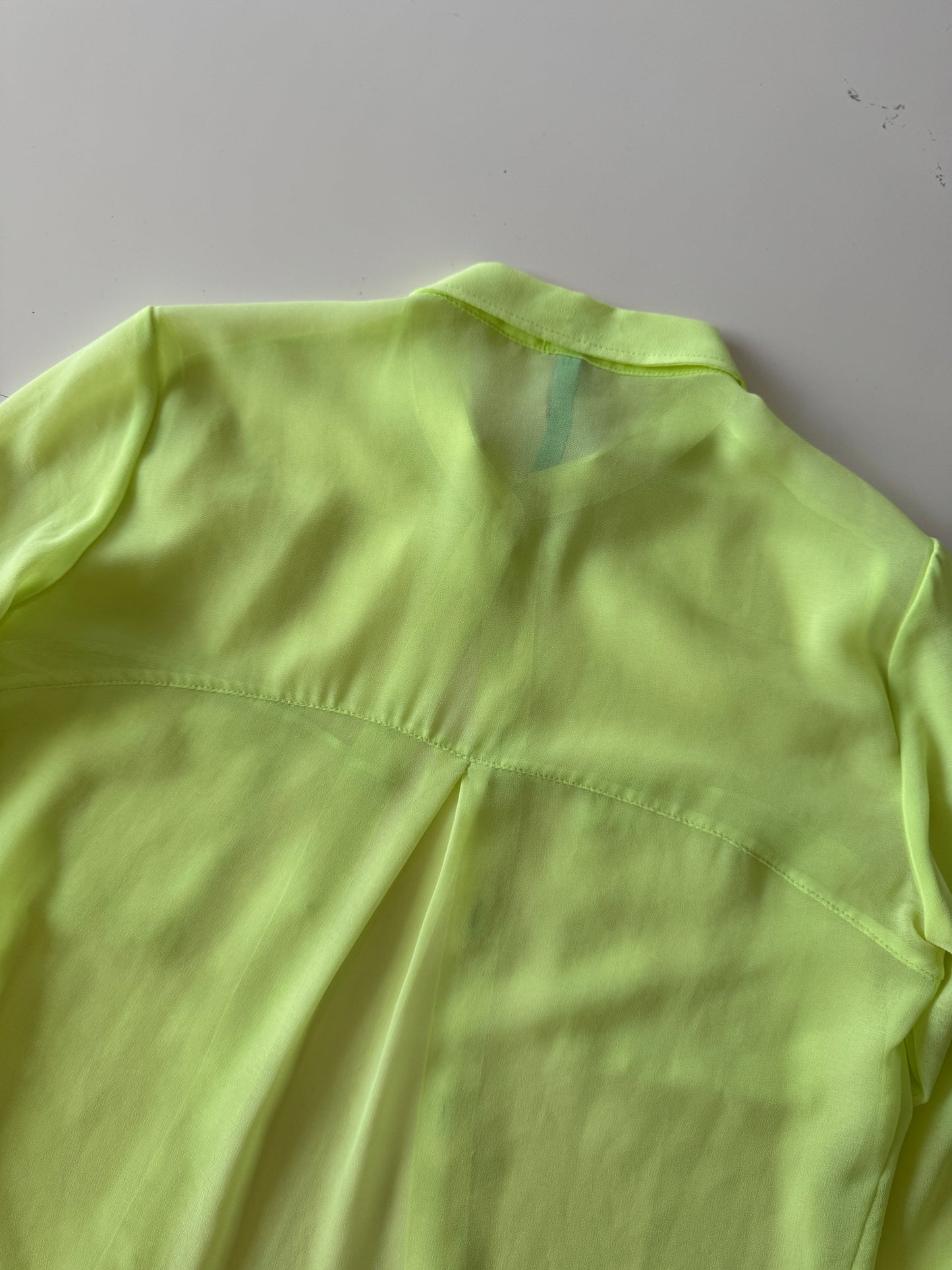 Camisa verde limon fosfo, Talla S, Mujer, BSK Collection