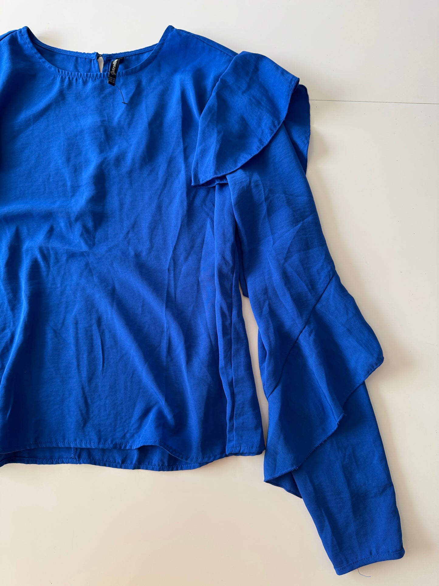 Blusa manga larga con holanes, Talla M, Mujer, Stradivarius
