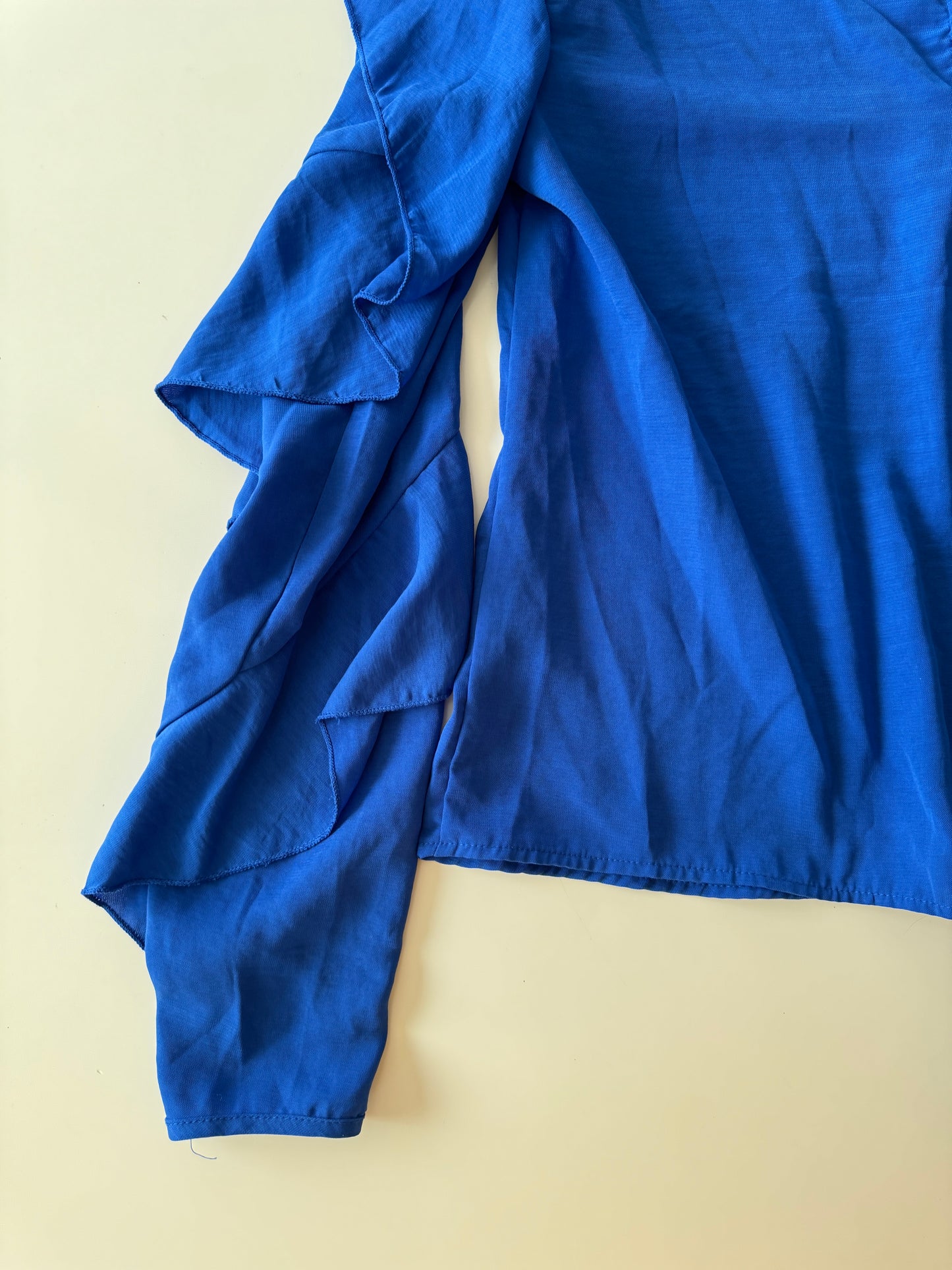 Blusa manga larga con holanes, Talla M, Mujer, Stradivarius