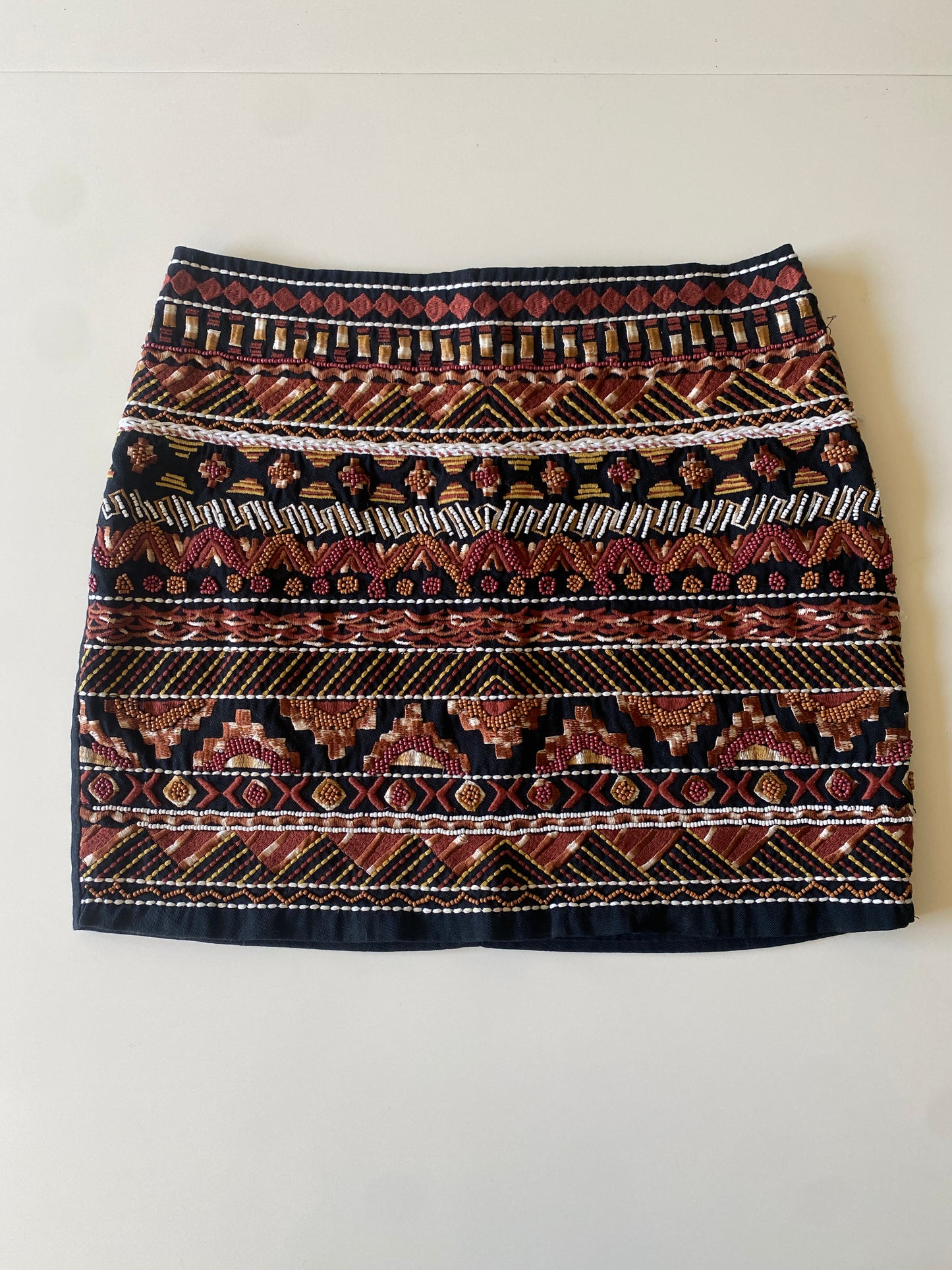 Falda con bordado tribal al frente, Talla 6, Mujer