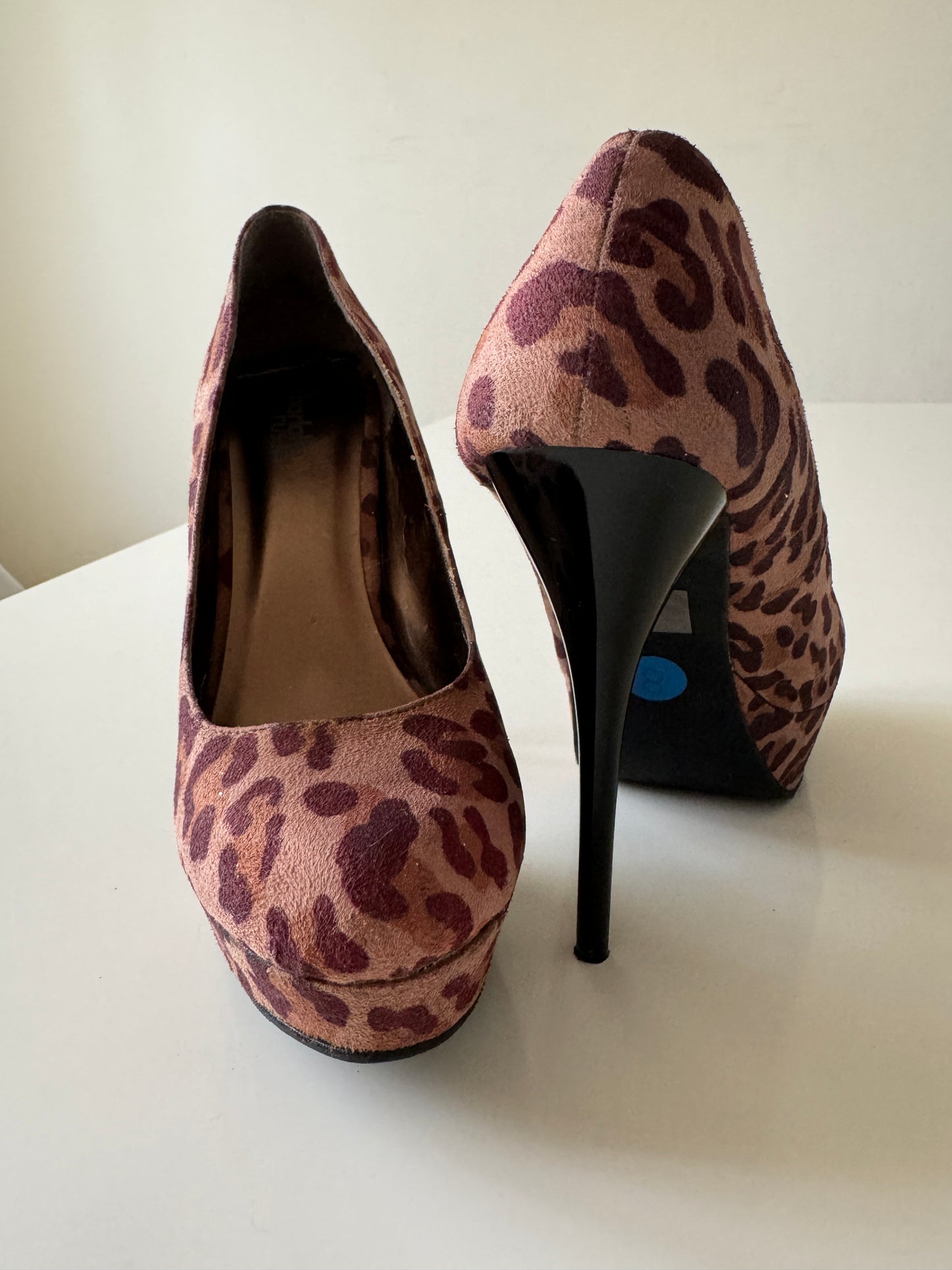 Tacones animal print, Talla 8Usa, Mujer