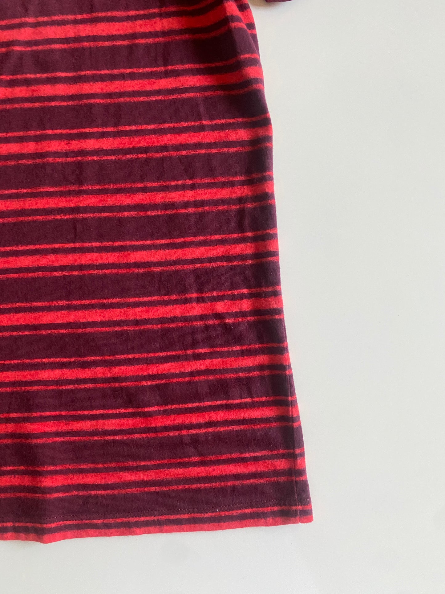 Playera de rayas rojas, Talla L, Hombre