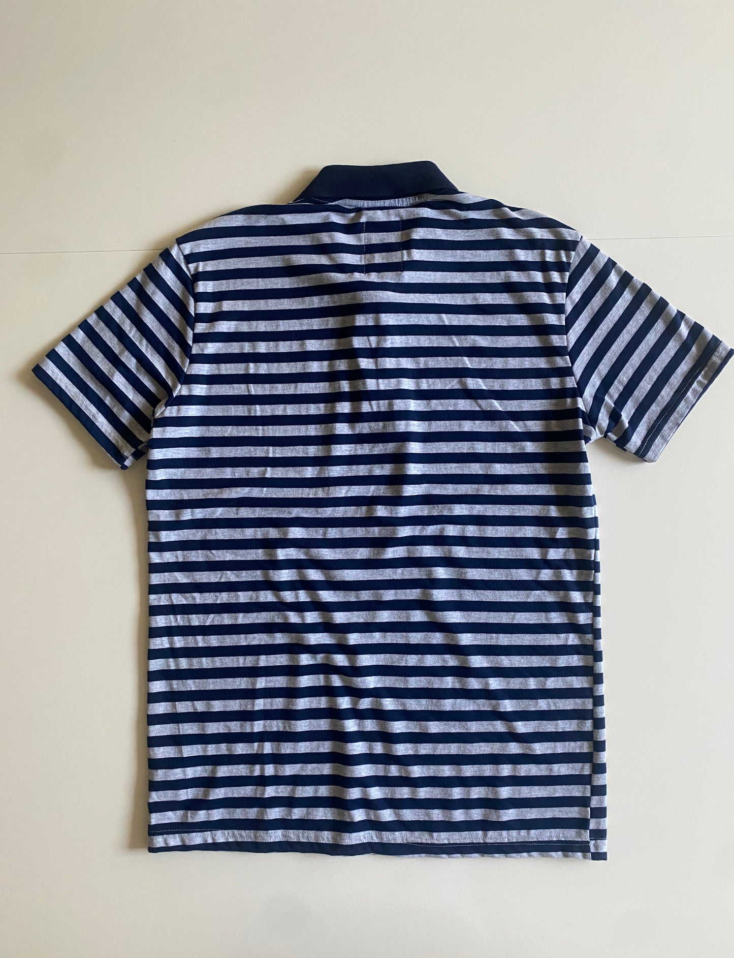 Polo gris a rayas, Talla M, Hombre