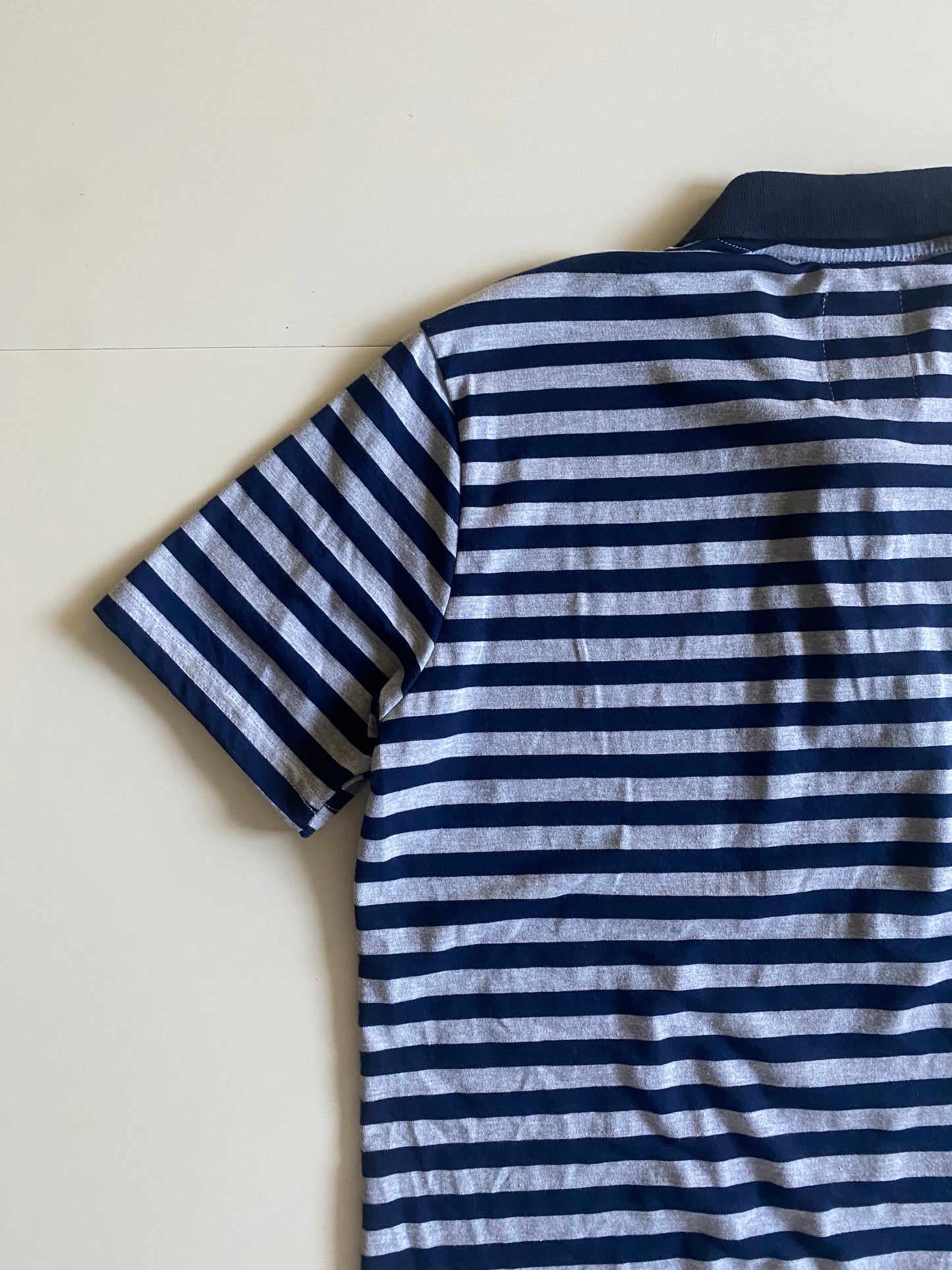 Polo gris a rayas, Talla M, Hombre