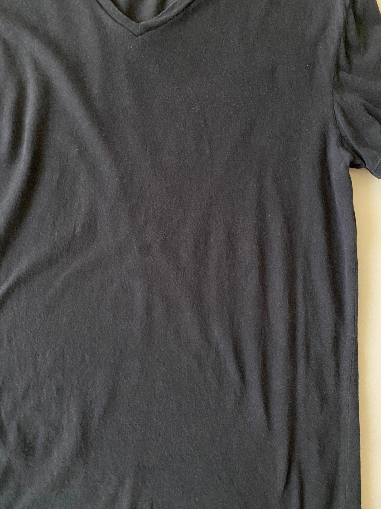 Playera negra desgastada, Talla S, Hombre: ARCHIVO: