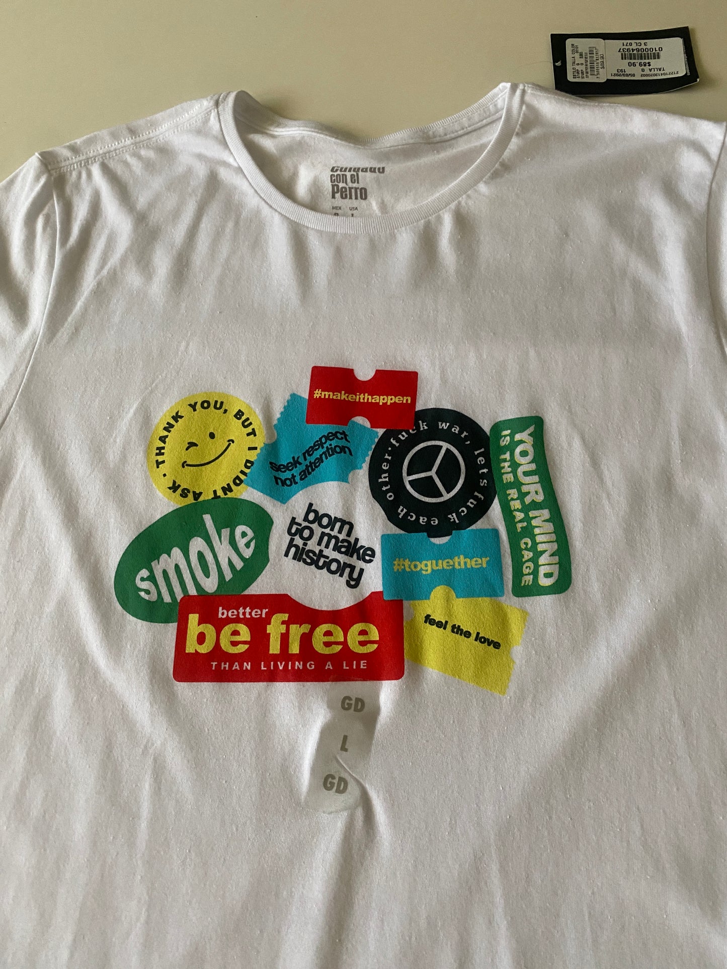 Playera blanca con grafico en frente, Talla L, Hombre