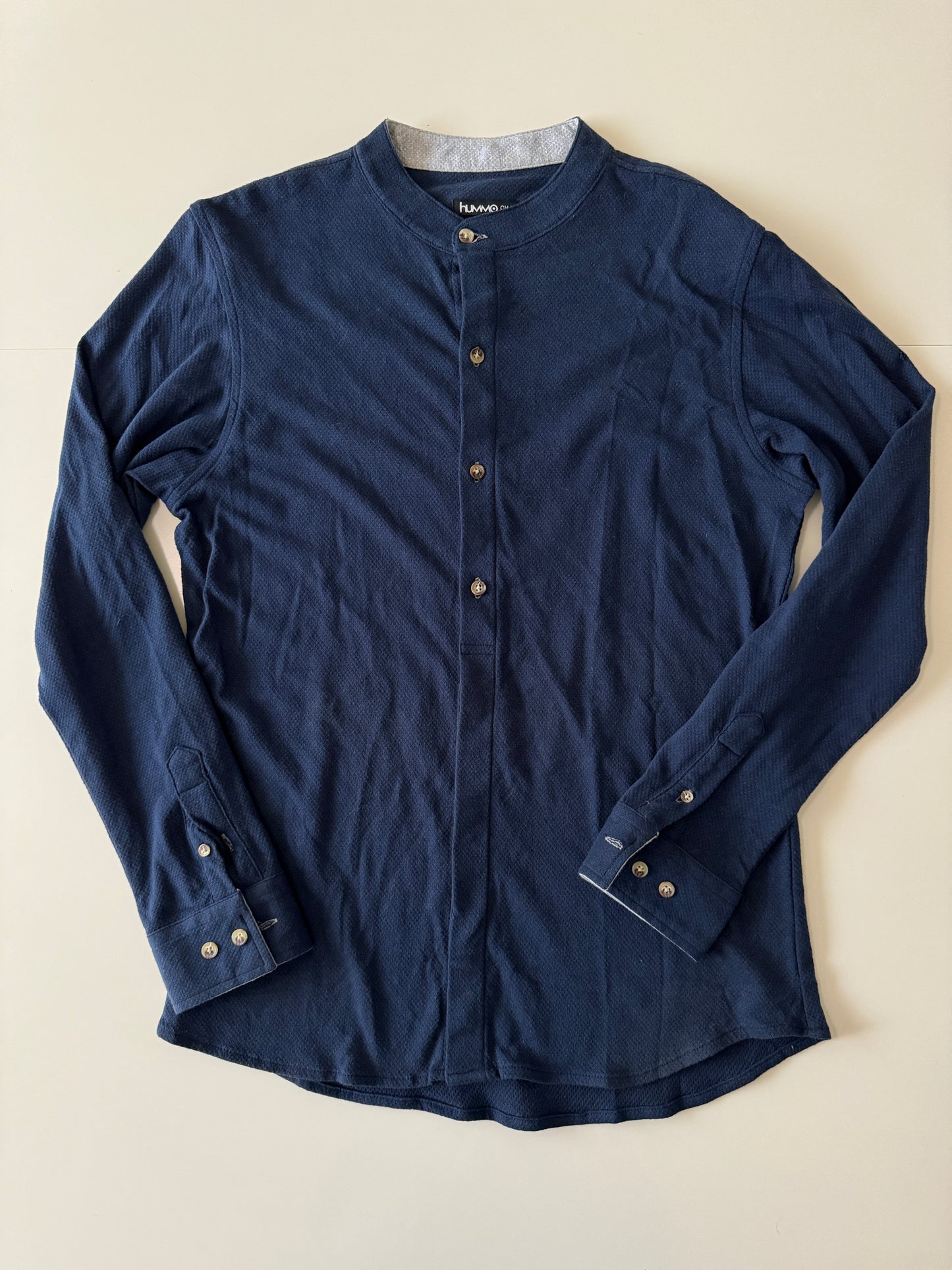 Camisa azul, cuello mao, Talla S, Hombre