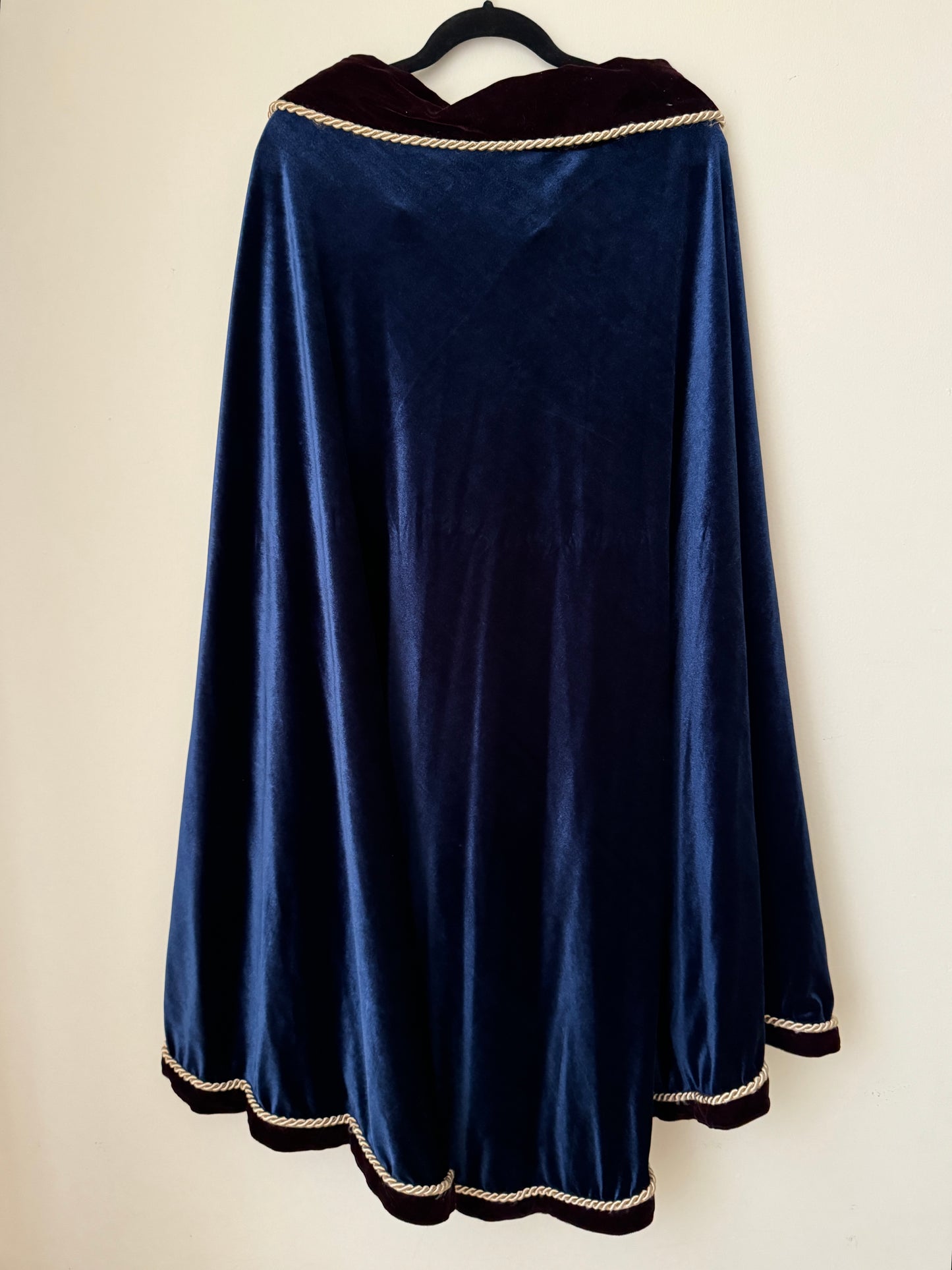 RENTA: Capa azul de terciopelo, Unitalla, Unisex