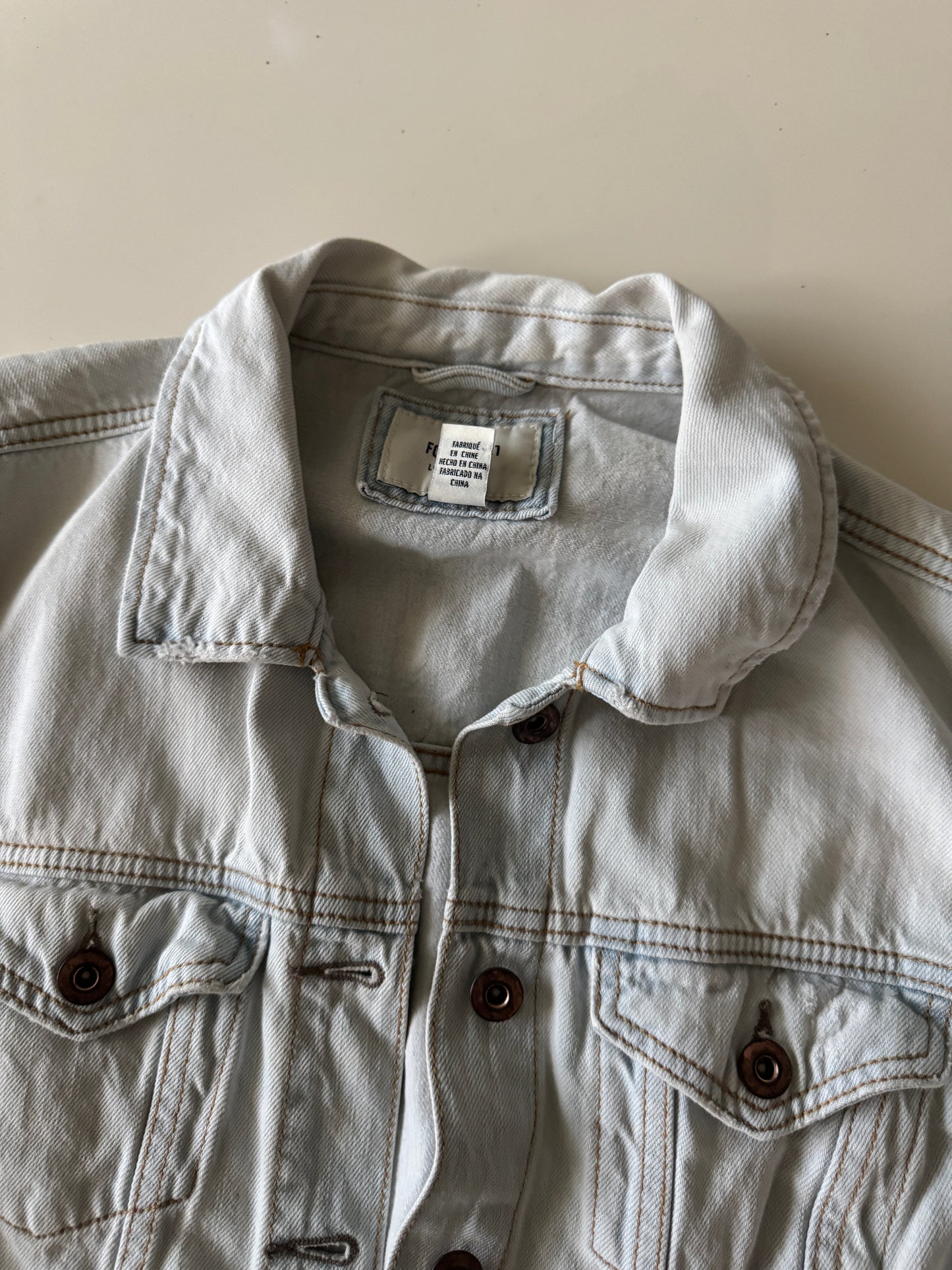 Chaqueta de mezclilla clara, Talla L, Forever 21, Mujer