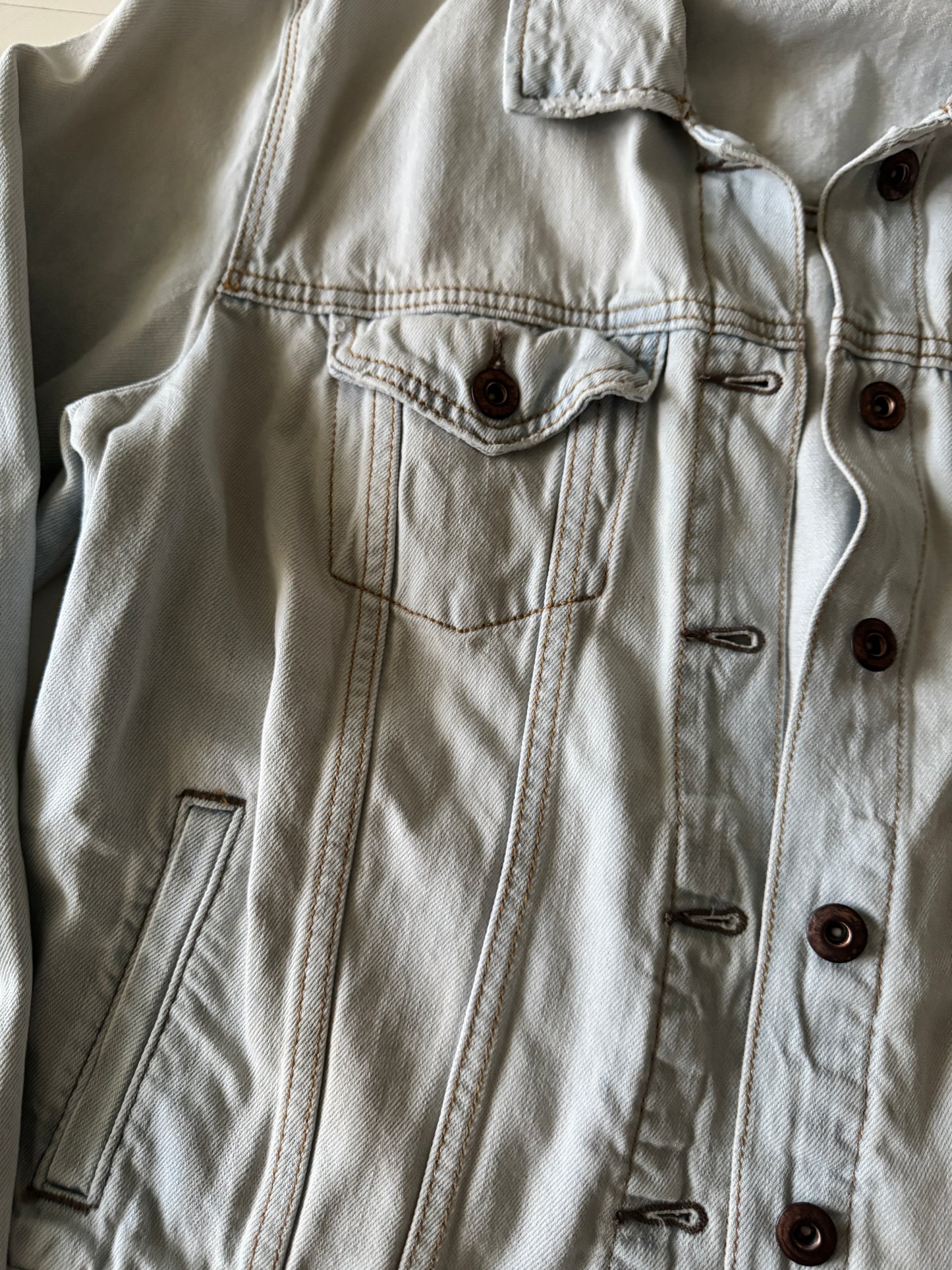 Chaqueta de mezclilla clara, Talla L, Forever 21, Mujer