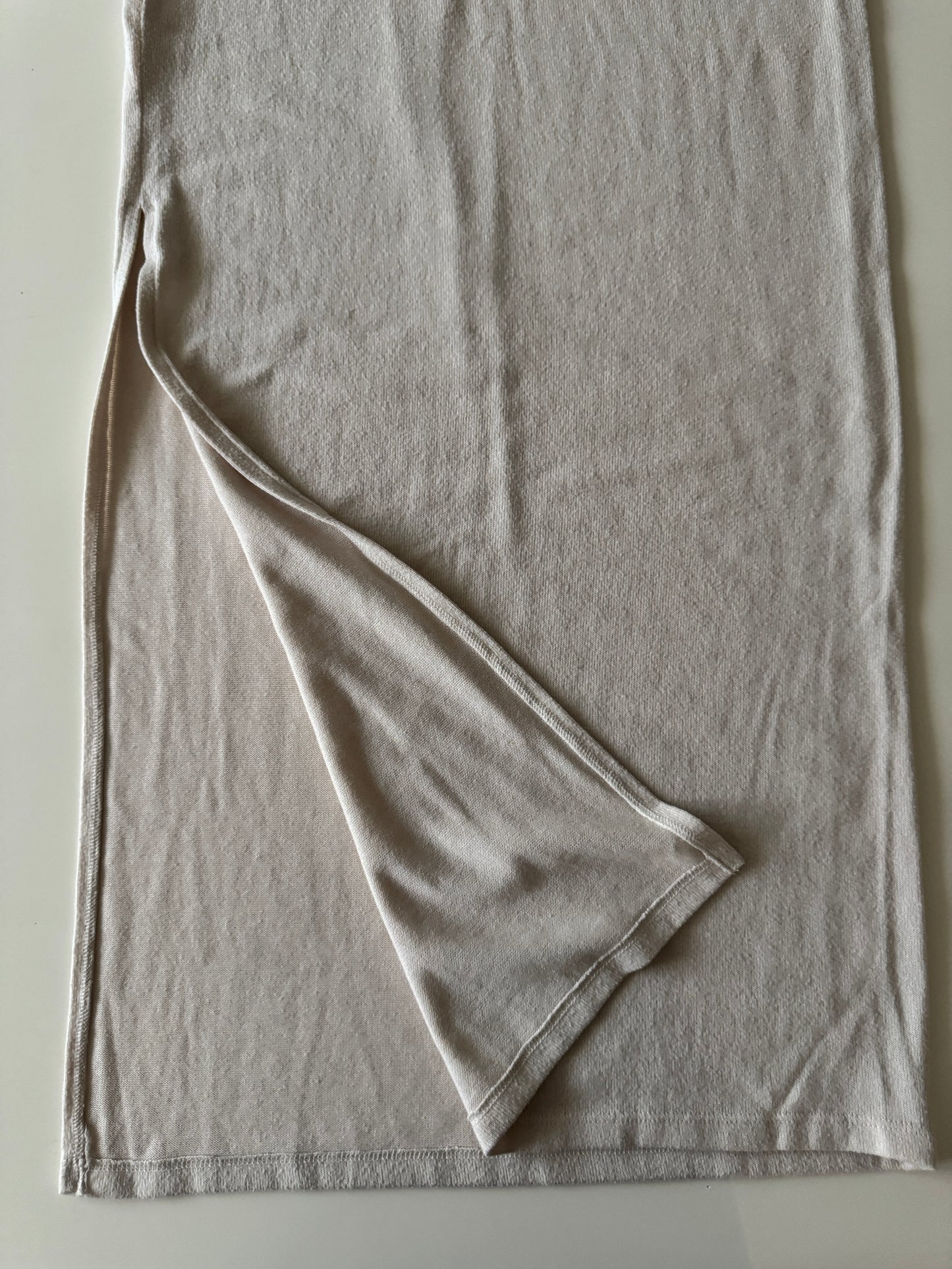 Vestido de punto beige, sin mangas, cuello alto, Talla M, 28Mx, Pull and Bear, Mujer