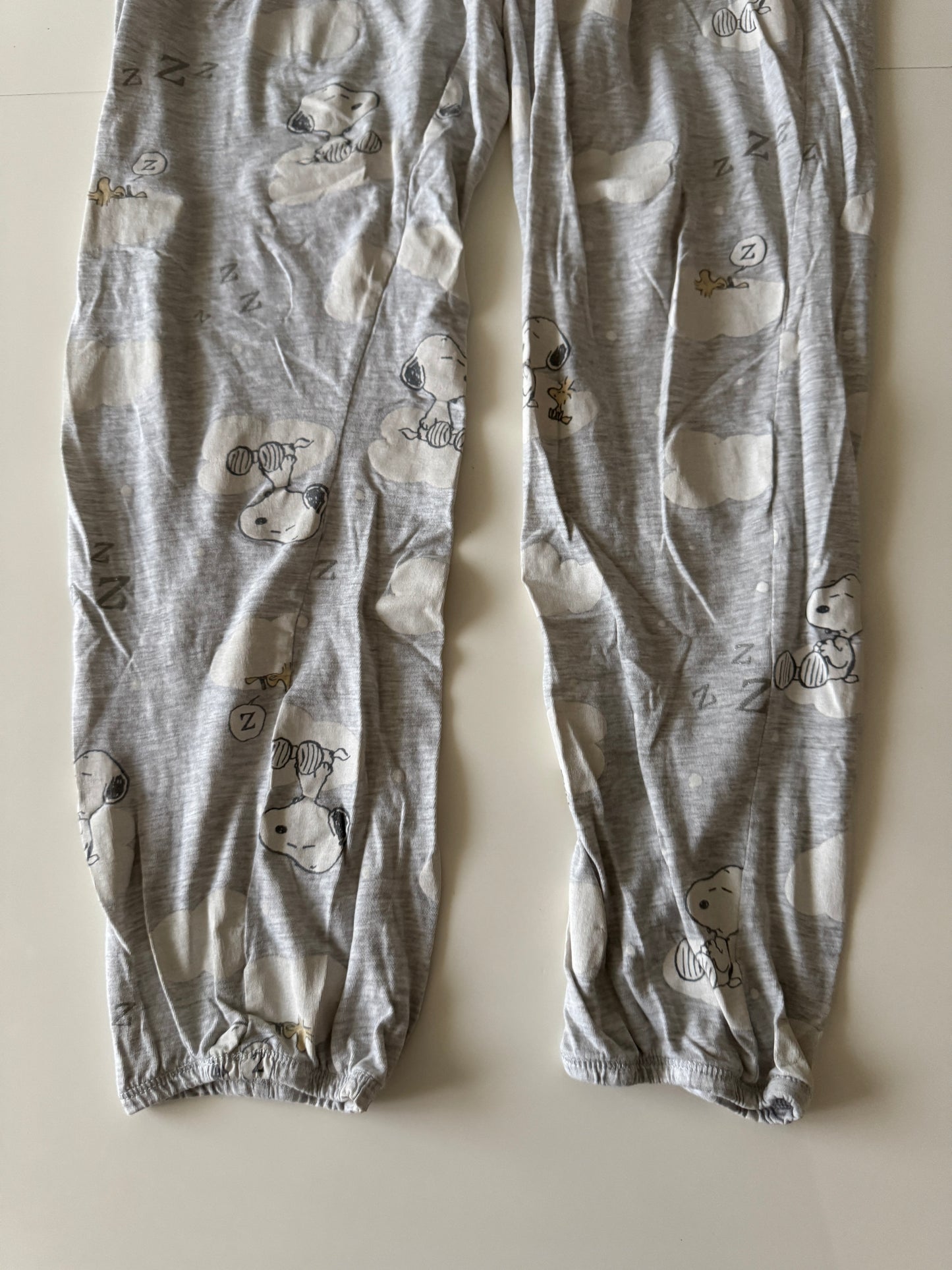 Set de pijama gris, Peanuts, Talla M, Women secret, Mujer