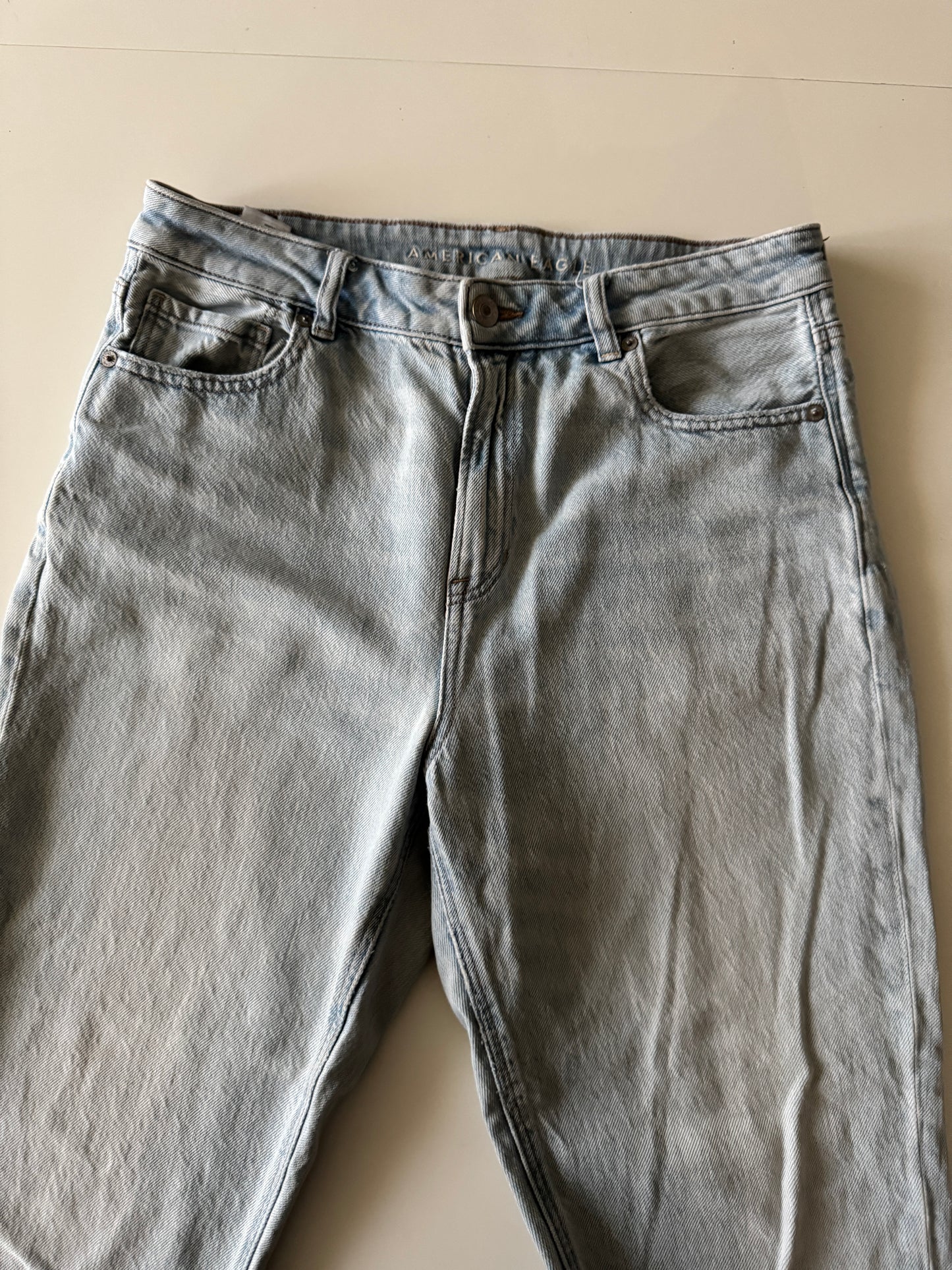 Jeans celestes, Tiro alto, Corte Strigid, Talla 10, American Eagle, Mujer