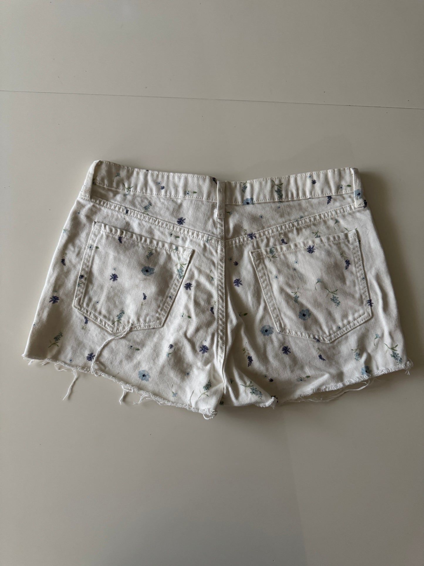 Shorts beige estampados en flores, Talla 10, Old Navy, Mujer