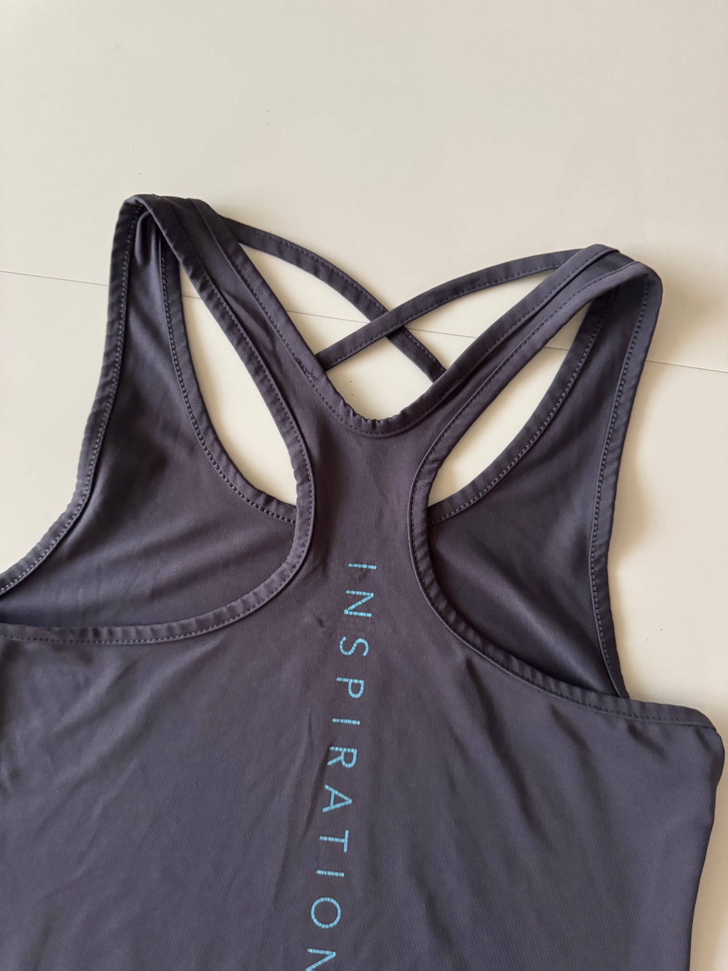 Top gris deportivo, Talla M, Danskin Now, Mujer