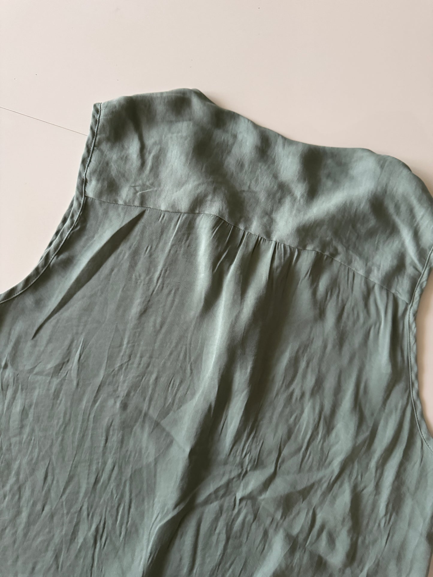 Blusa sin mangas, semi- casual. Verde menta, Talla M, Sfera Basic, Mujer