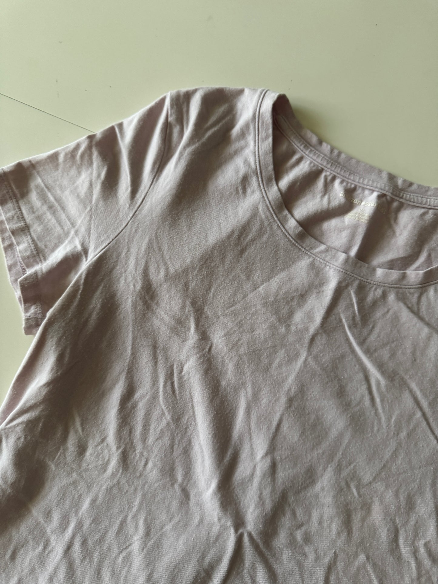 Playera rosa palido basica, Talla M, Mujer, Amazon essentials