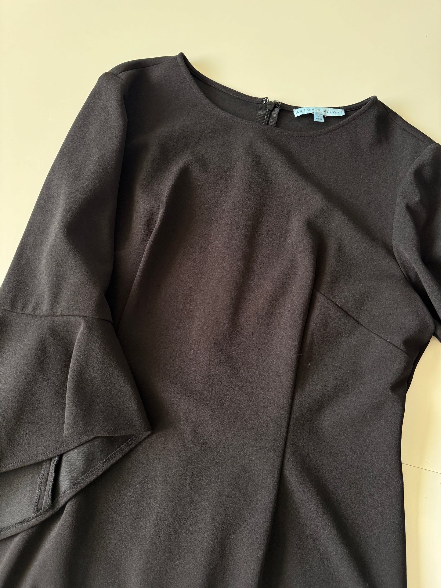 Vestido negro con mangas acampanadas, Talla 14, L, Mujer