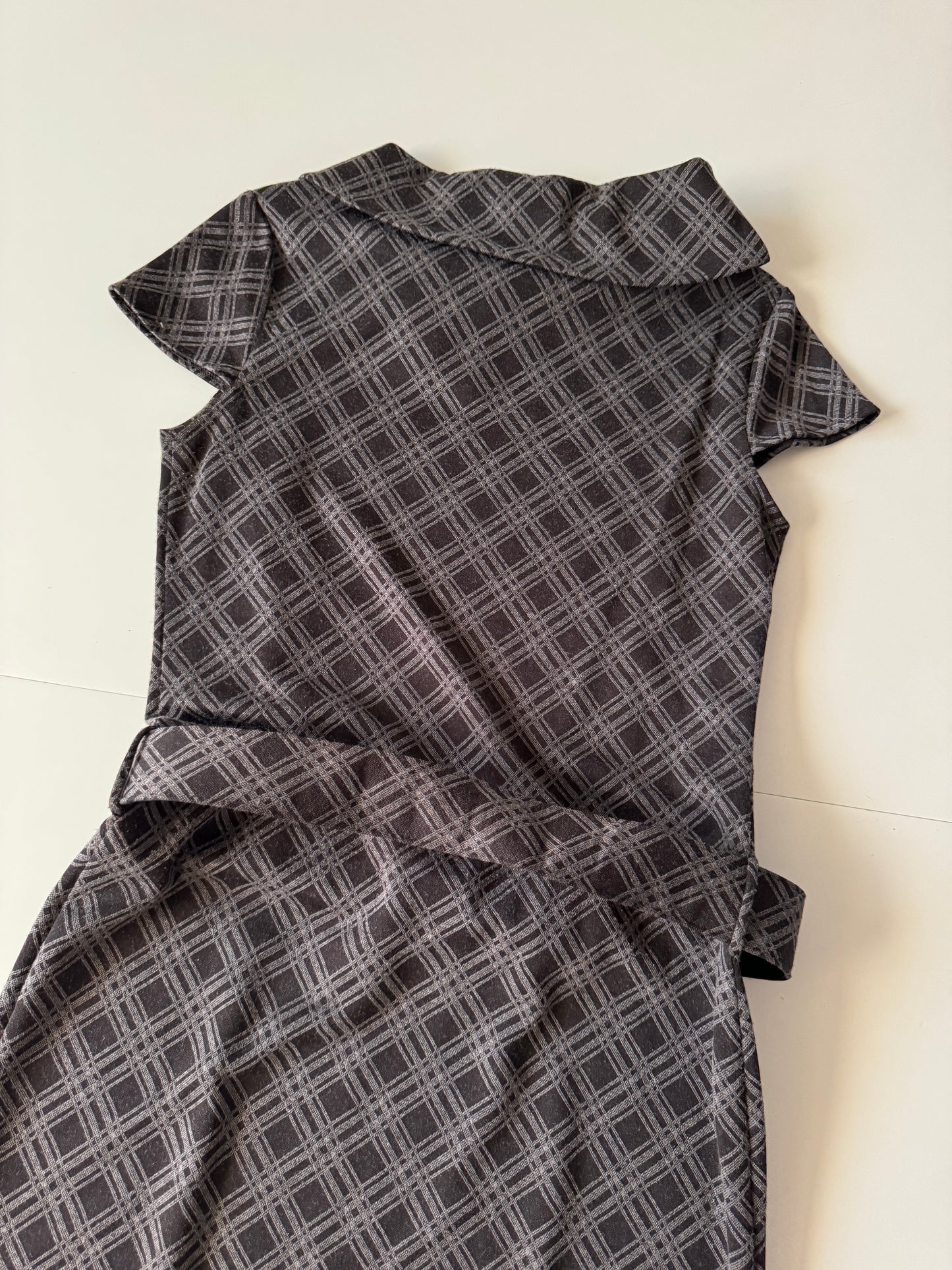 Vestido cafe, corte retro, Talla S, Mujer