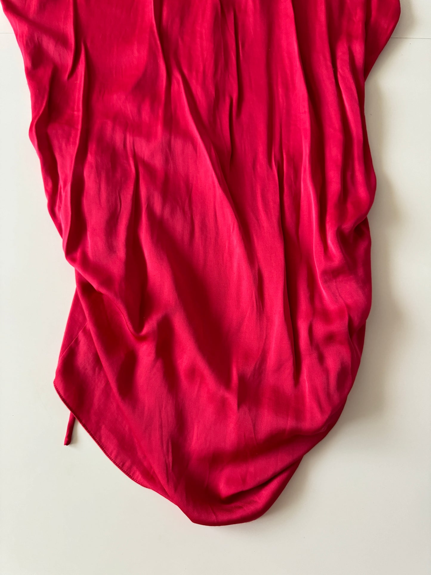 Vestido rojo corto con jaretas en costados, Talla S, Mujer