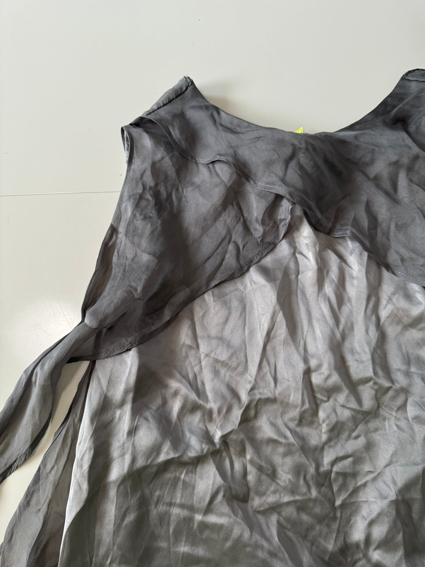 Blusa de seda con espalda drapeada, Talla S/M, Mujer